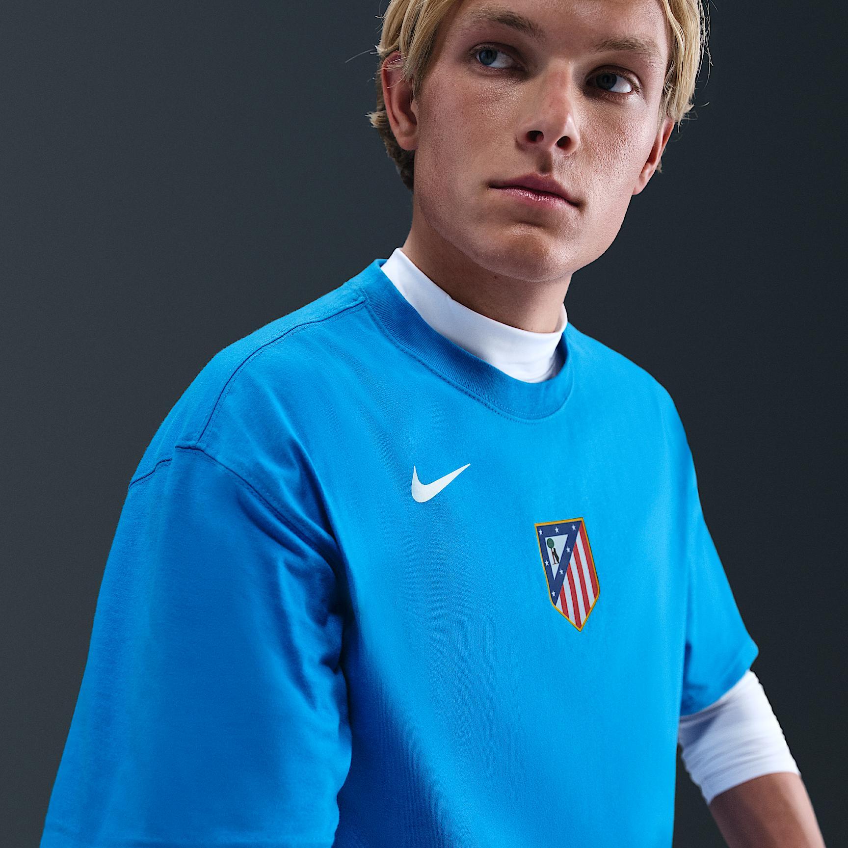 Atlético Madrid Men's Nike Total 90 Soccer T-Shirt Product Image