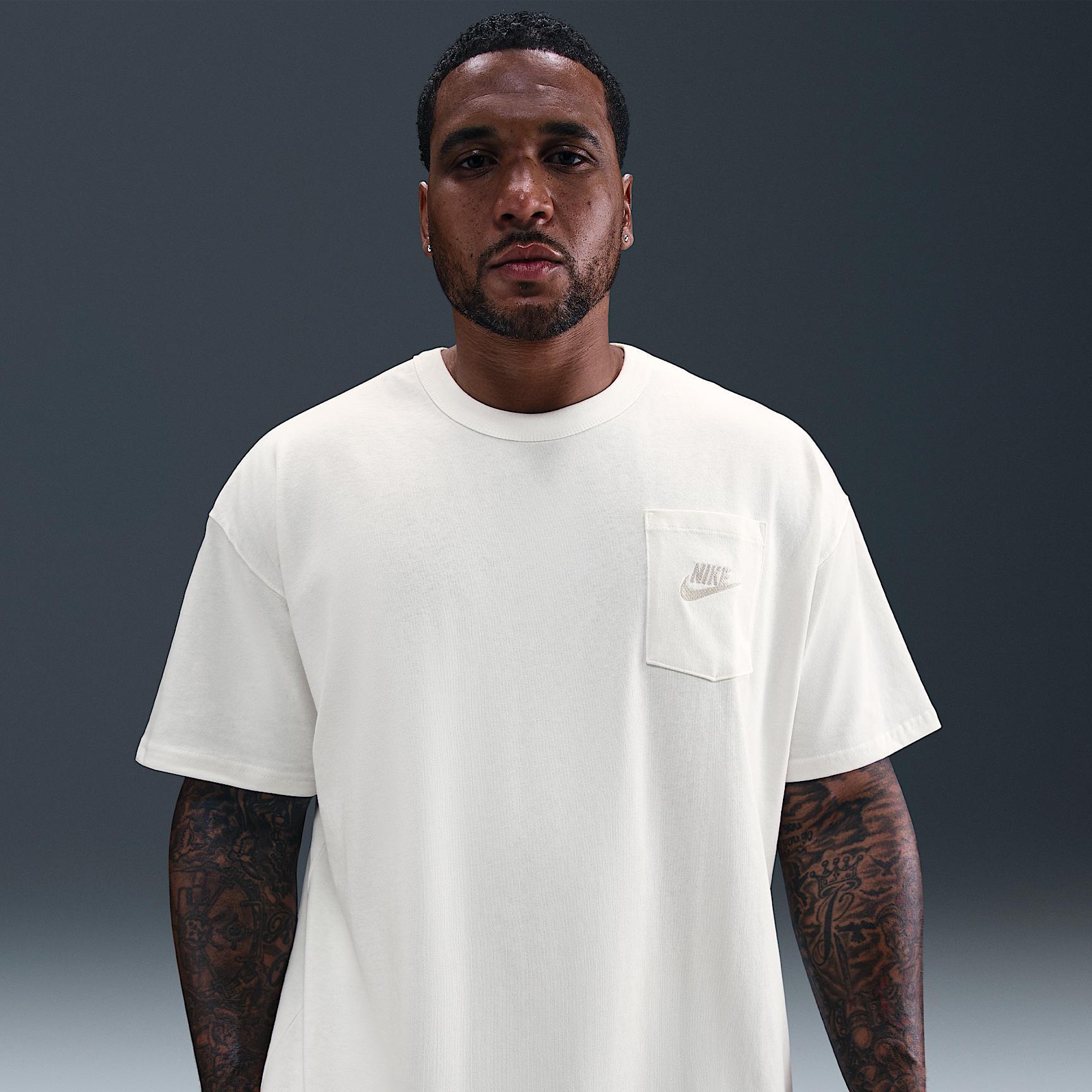 Nike Sportswear Premium Essentials Men's T-Shirt Product Image