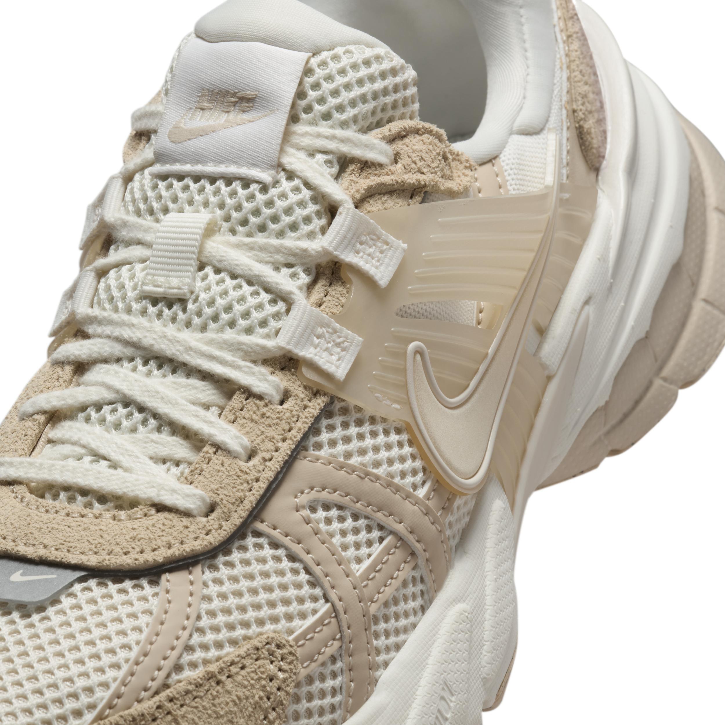 Nike Women's V2K Run Shoes Product Image