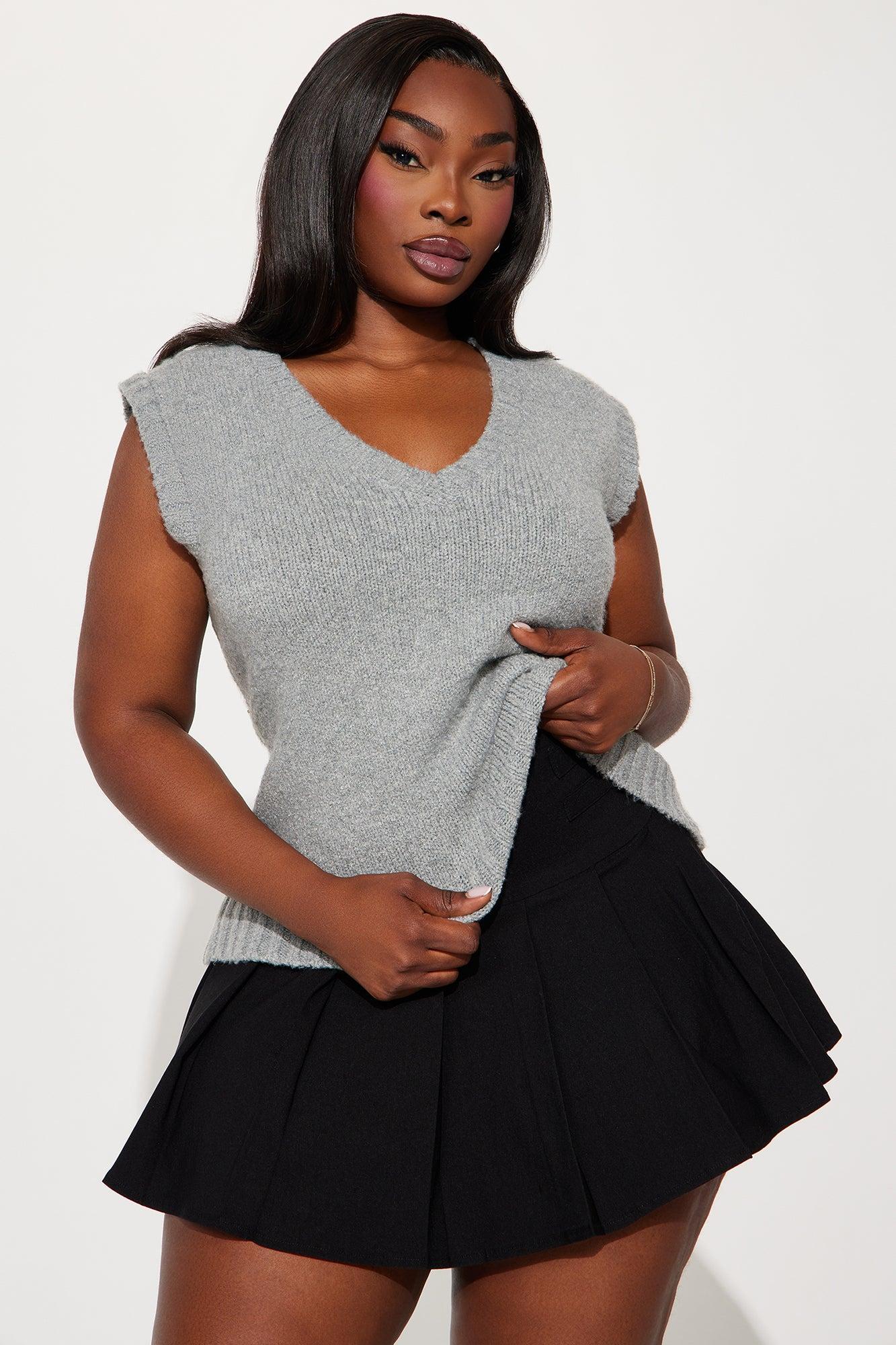 Top Scholar Sweater Vest - Grey Product Image