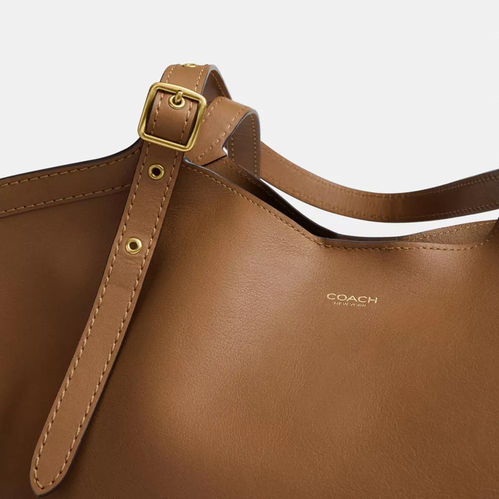 Gramercy Tote Product Image