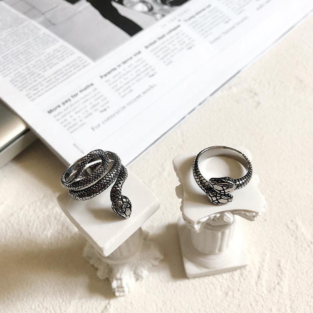 LONG SNAKE RING Product Image