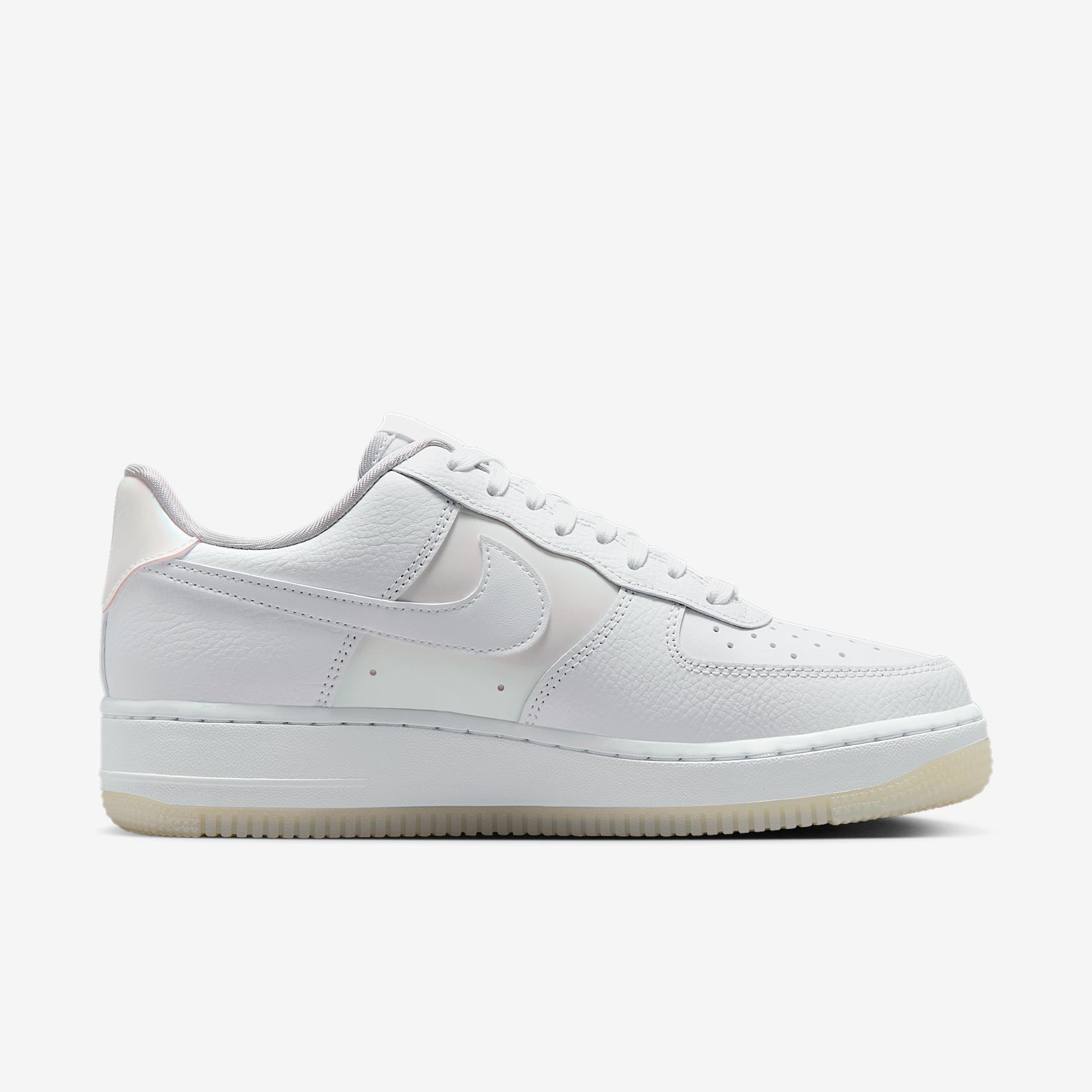 Nike Air Force 1 '07 Women's Shoes Product Image