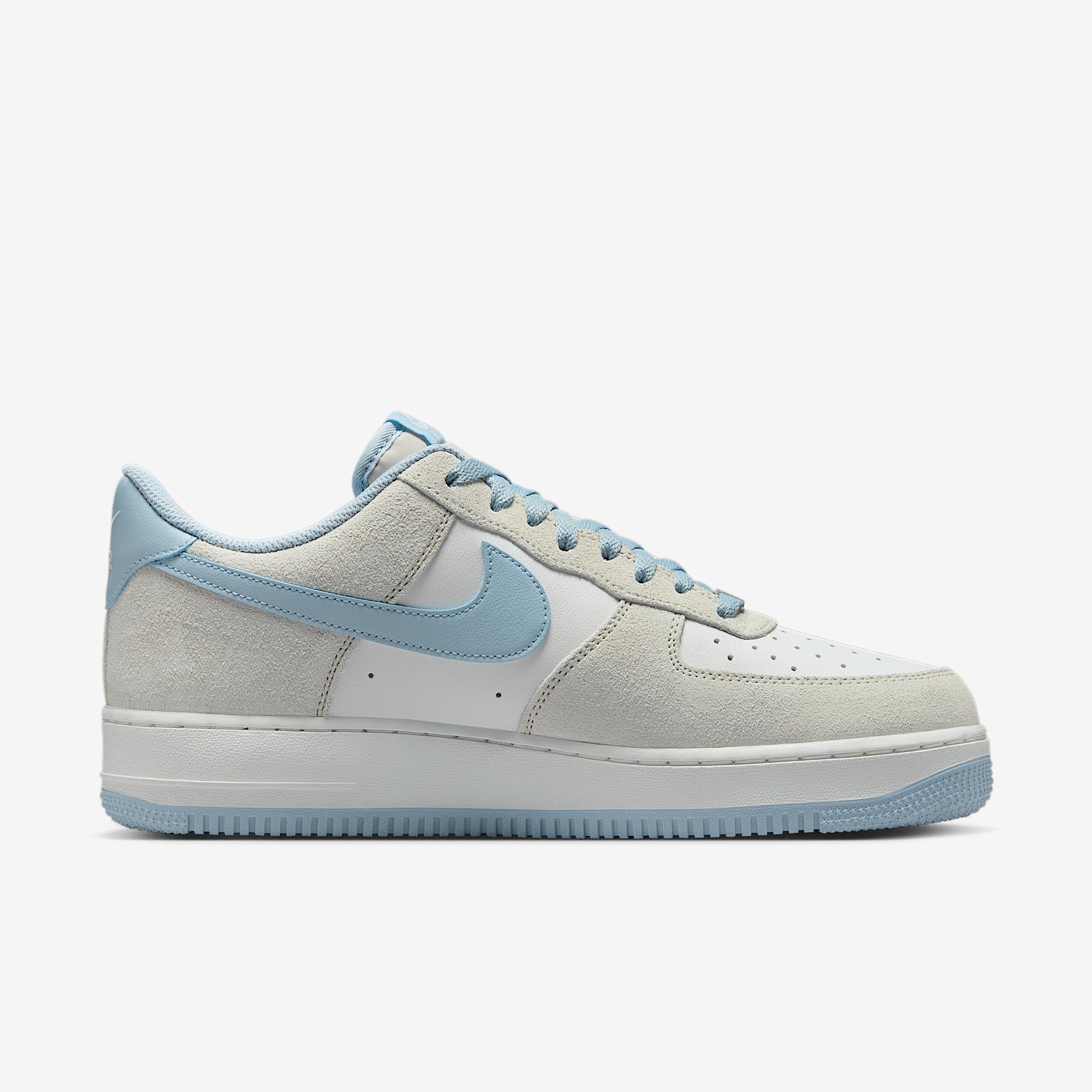Nike Men's Air Force 1 '07 LV Shoes Product Image