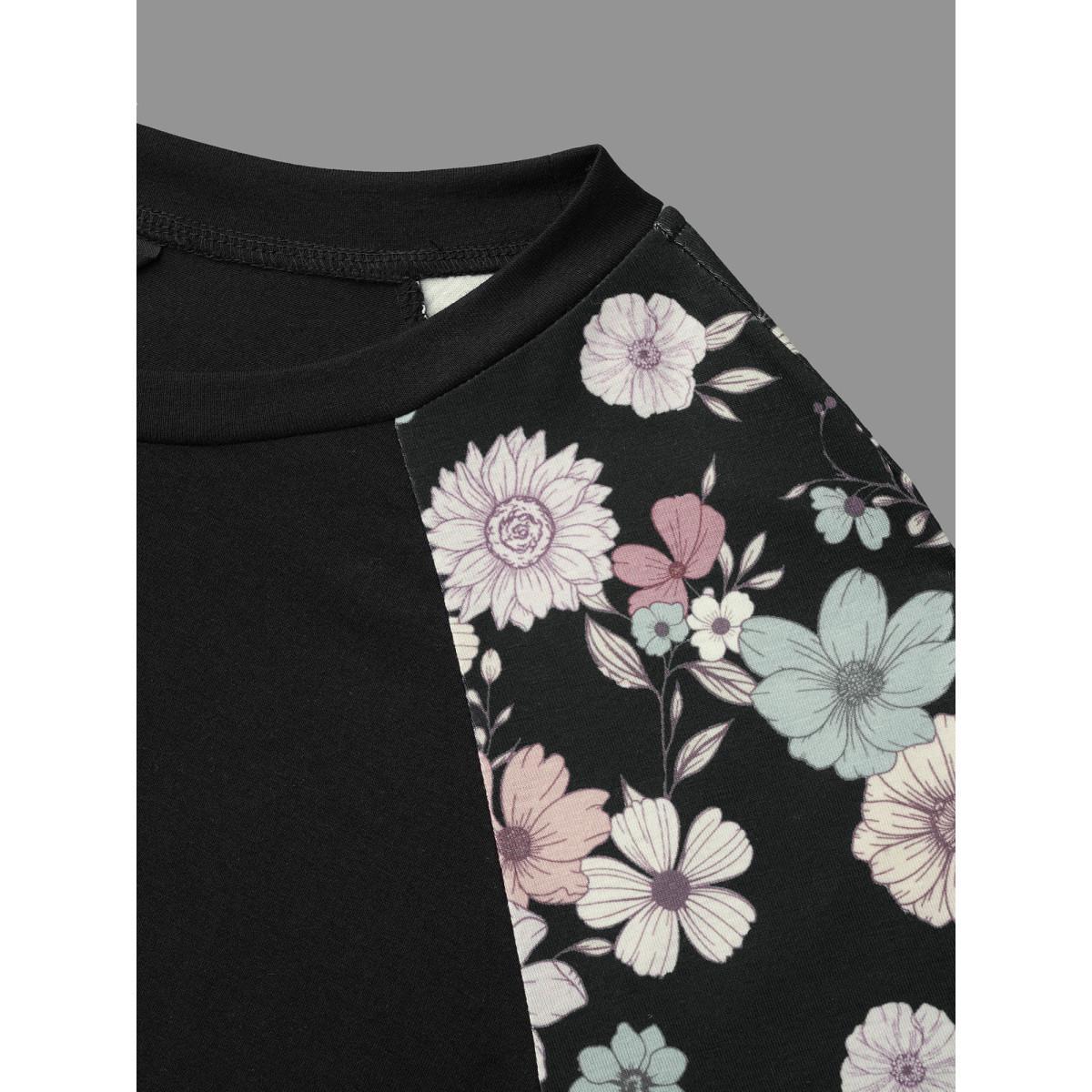 Plus Size Floral Raglan Sleeve Contrast Fabric T-Shirt Black Women Casual Contrast Natural Flowers Round Neck Everyday T-shirts BloomChic 18-20/2X Product Image