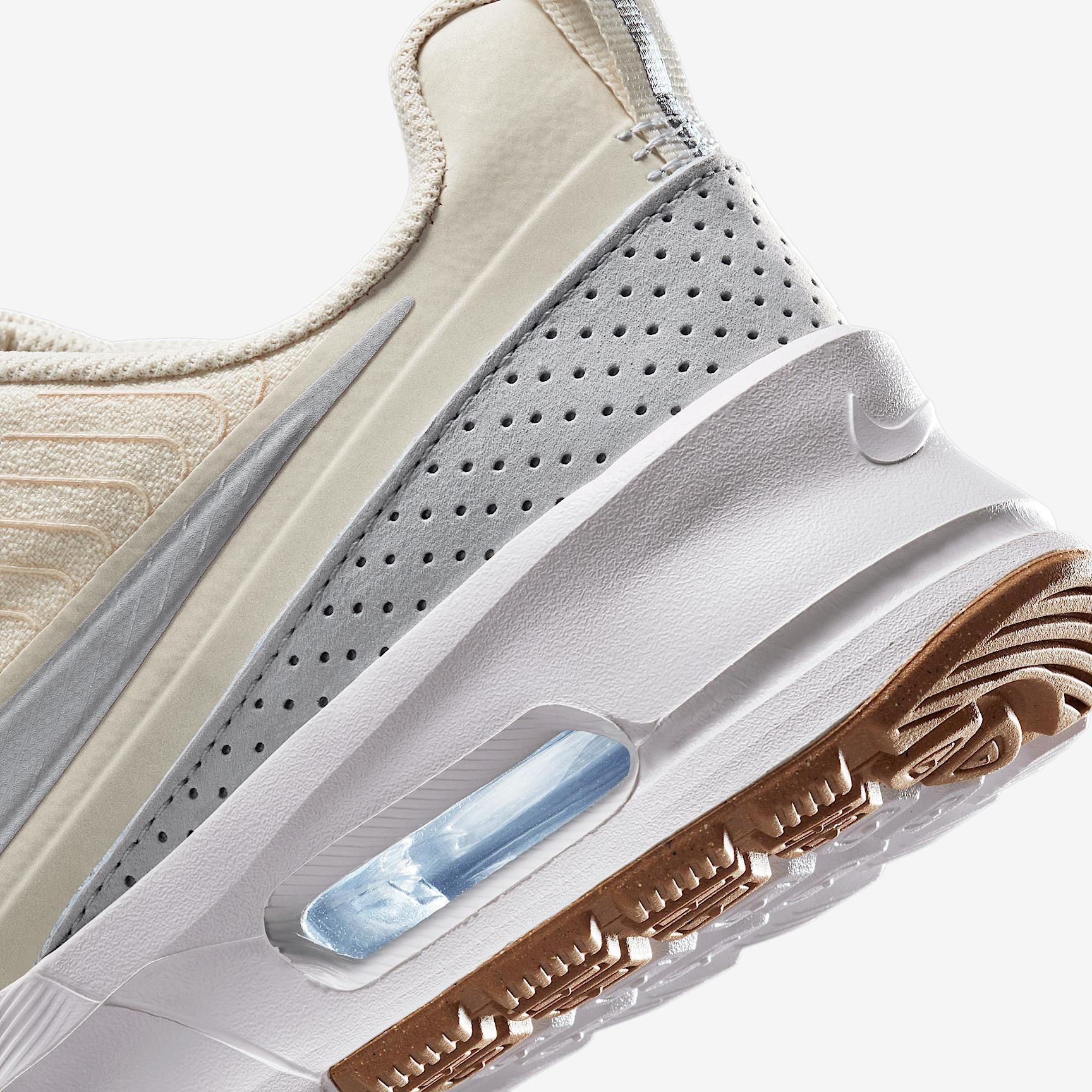 Nike Men's Air Max Nuaxis Premium Shoes Product Image