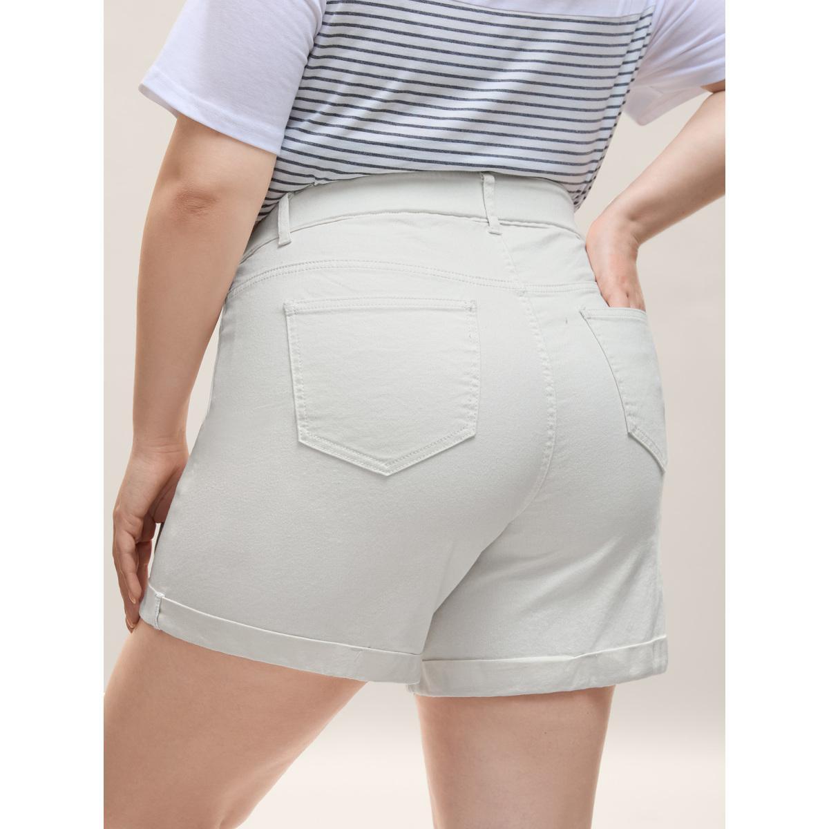 Plus Size Classic Cut Denim Shorts Women Denimbeige Medium stretch Everyday-Casual Slanted pocket Denim Shorts BloomChic 28/5X Product Image
