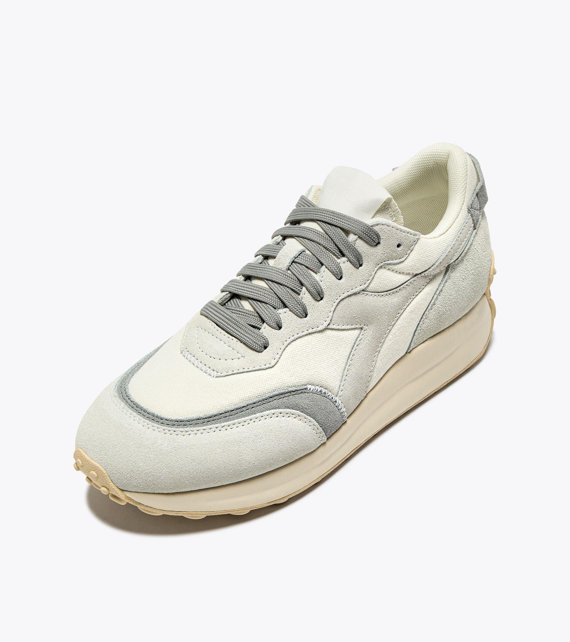 RACE SUEDE SW Product Image