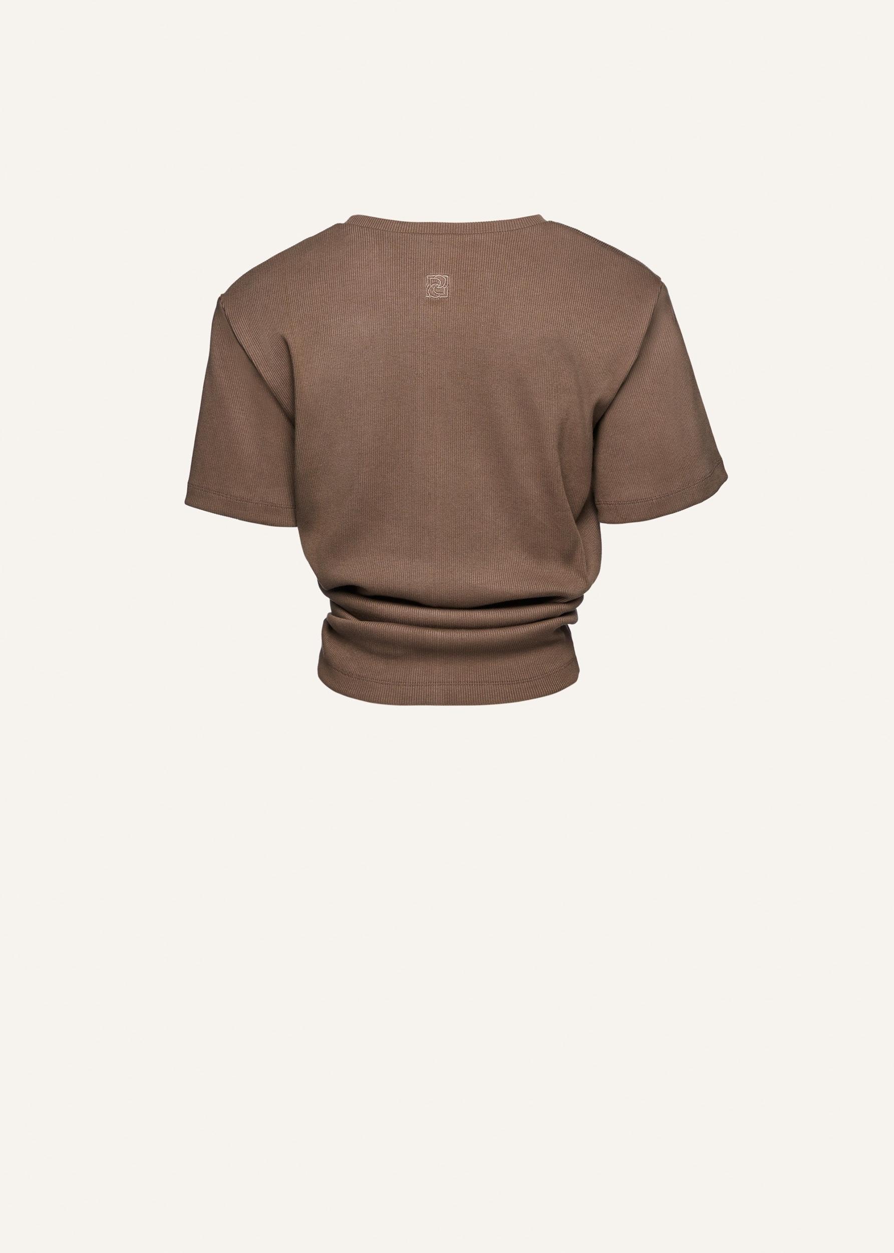 Knotted ribbed t-shirt in beige Product Image