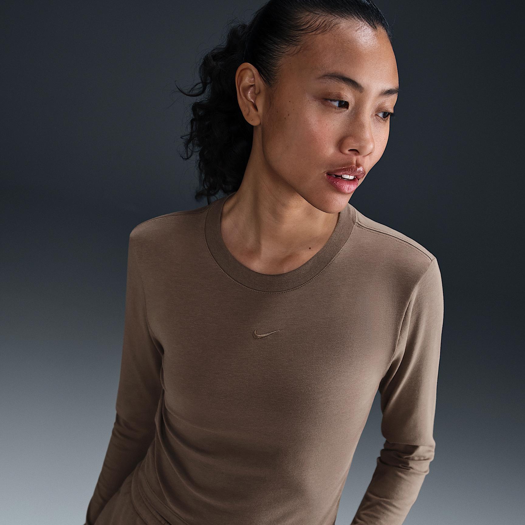 Nike Sportswear Chill Knit Women's Slim Long-Sleeve Cropped Top Product Image