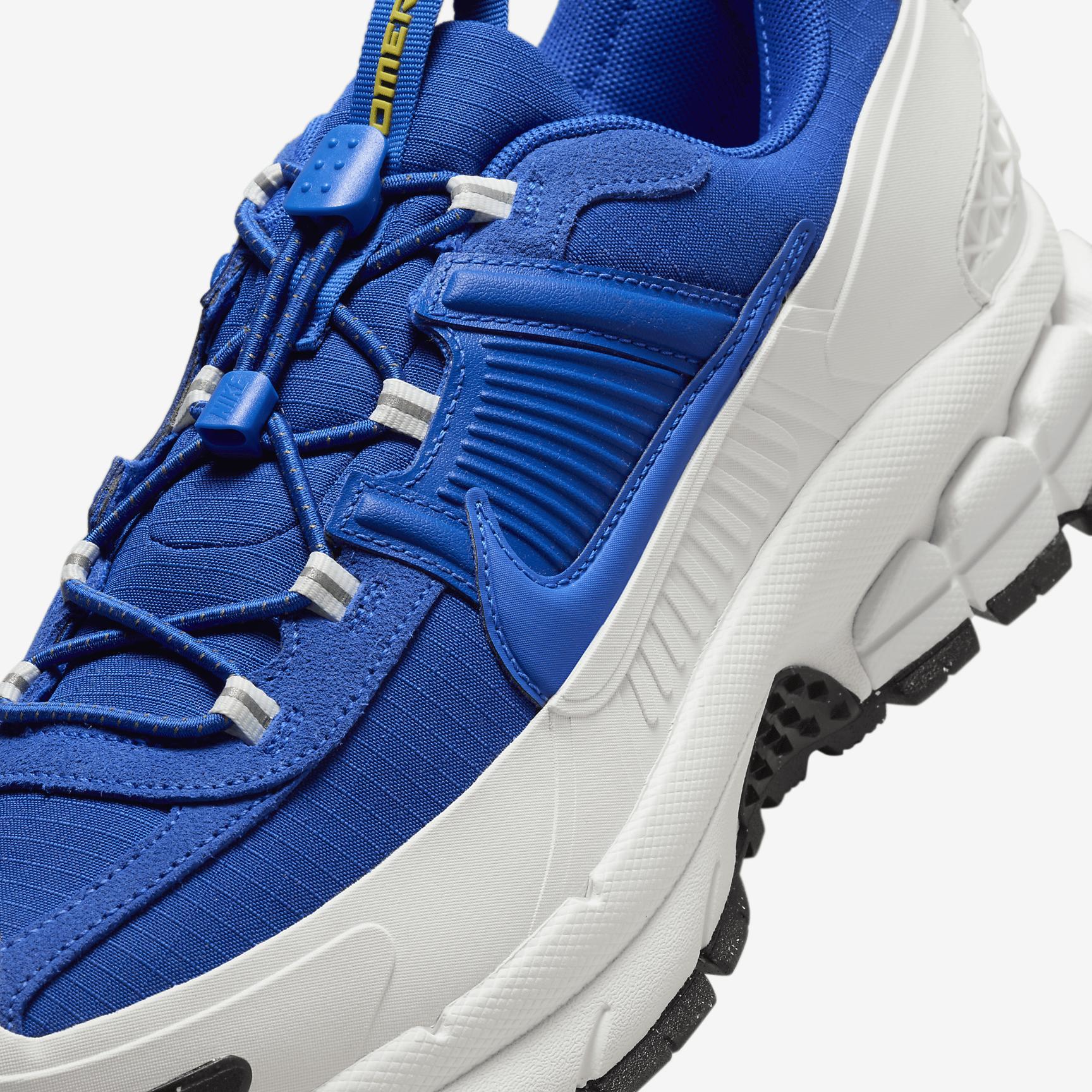 Nike Men's Zoom Vomero Roam Winterized Shoes Product Image