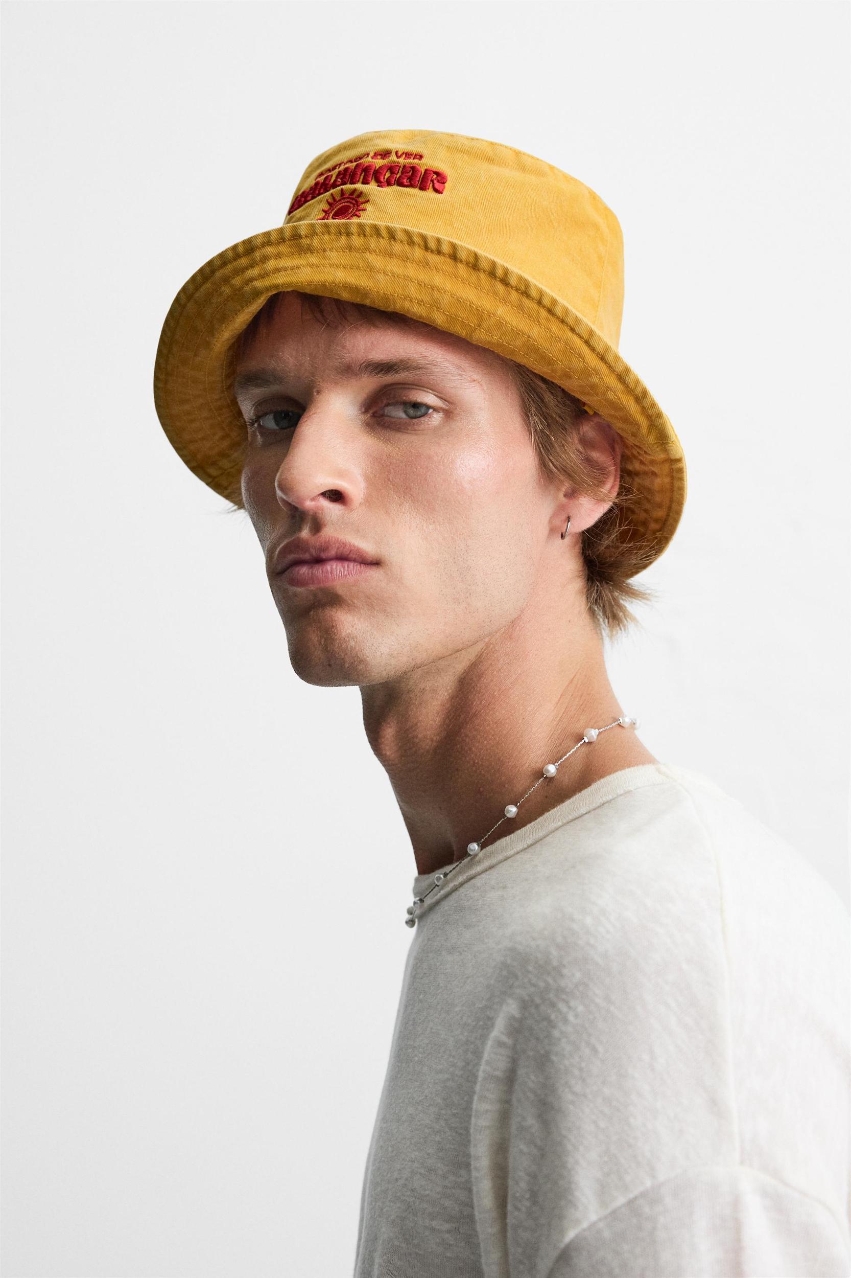CONTRAST EMBROIDERY BUCKET HAT Product Image