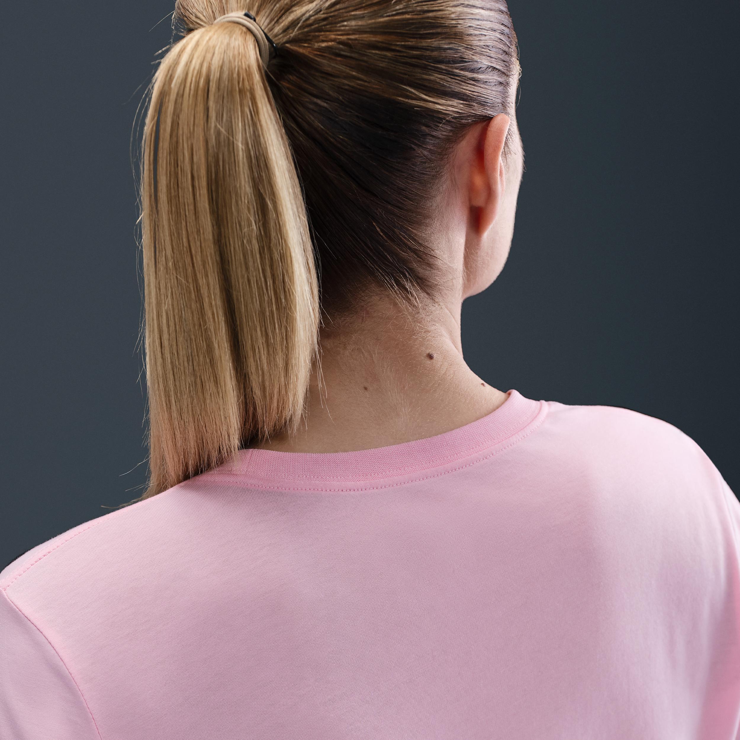 Nike Sportswear Club Women's Long-Sleeve T-Shirt Product Image