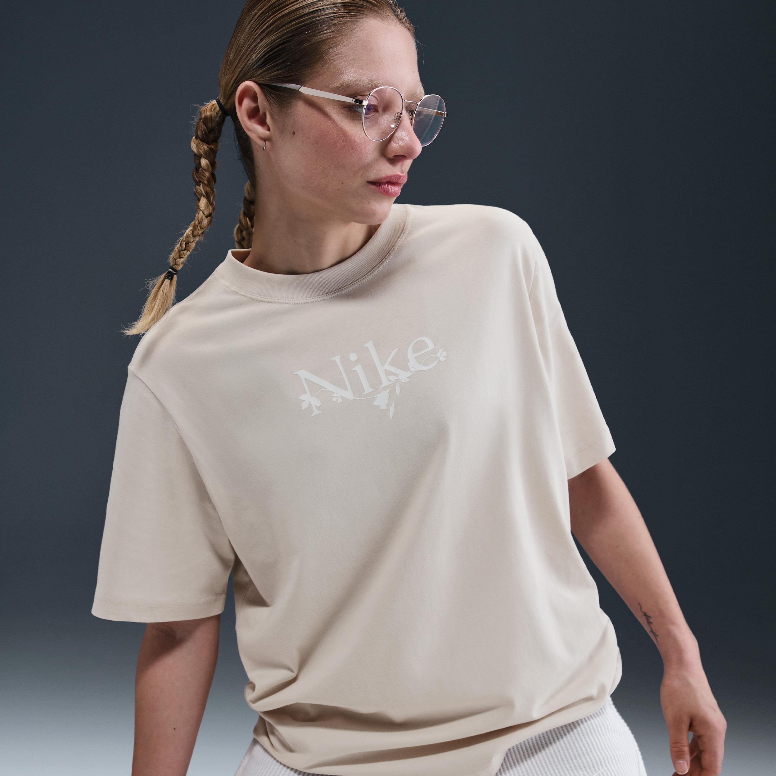 Nike Sportswear Women's Loose Short-Sleeve T-Shirt Product Image