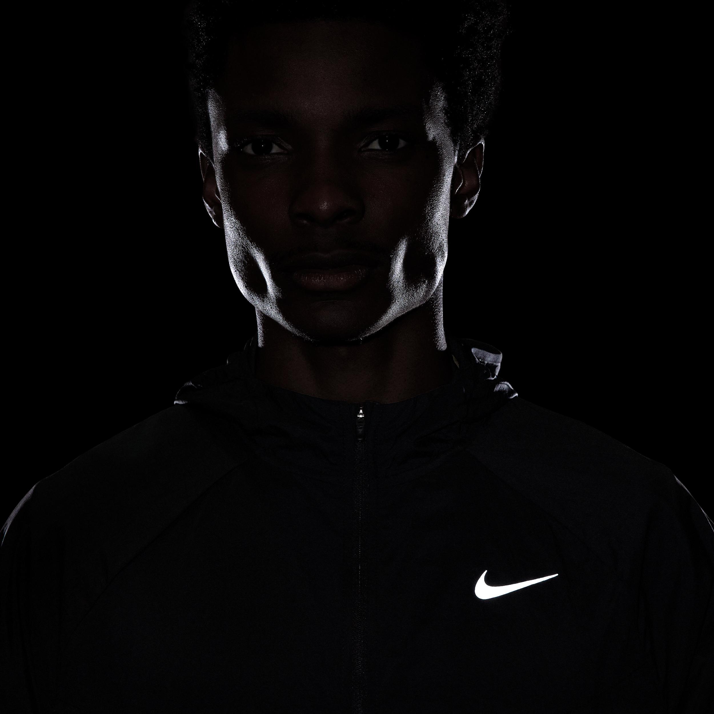 Nike Men's Stride Repel UV Running Jacket Product Image