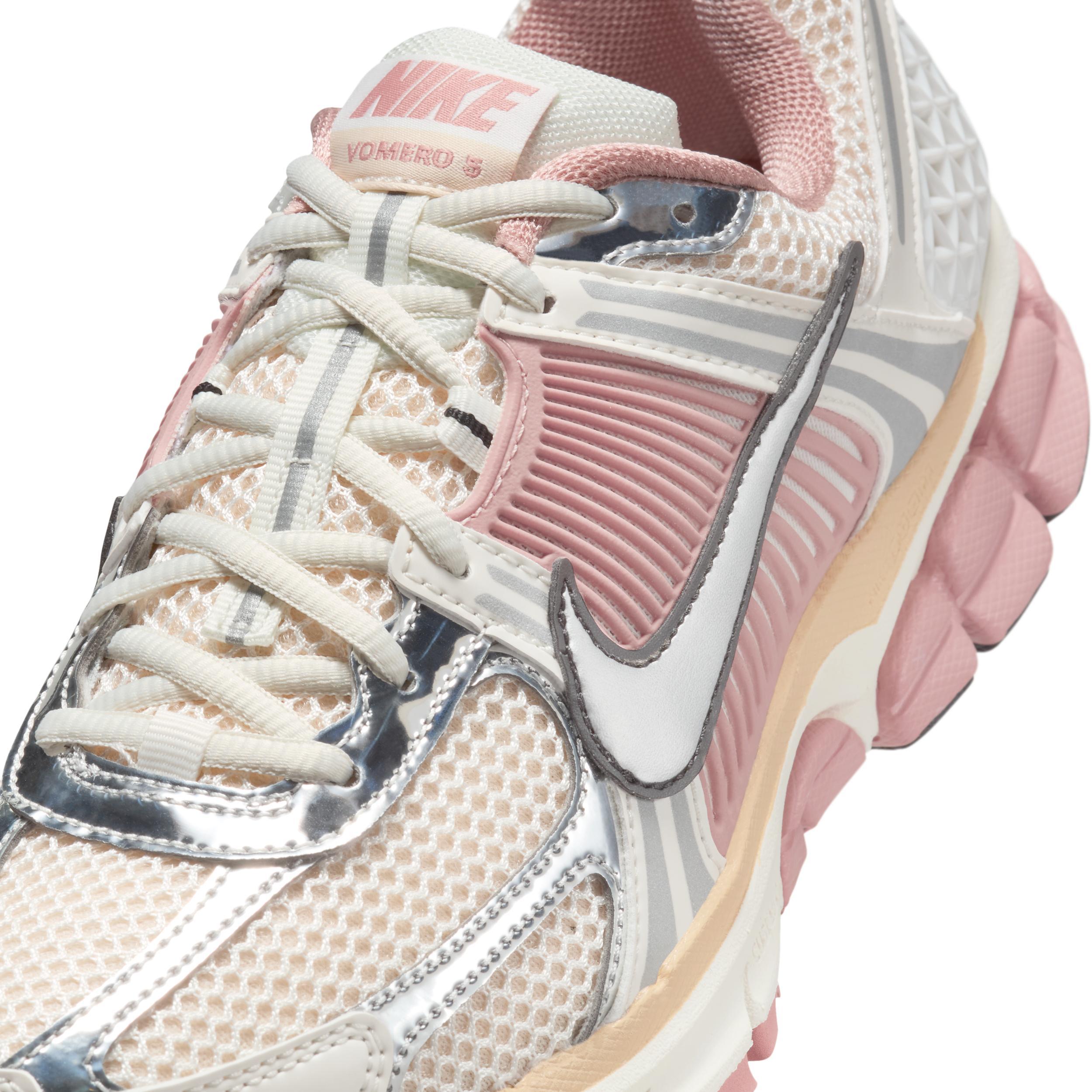 Nike Women's Zoom Vomero Shoes Product Image