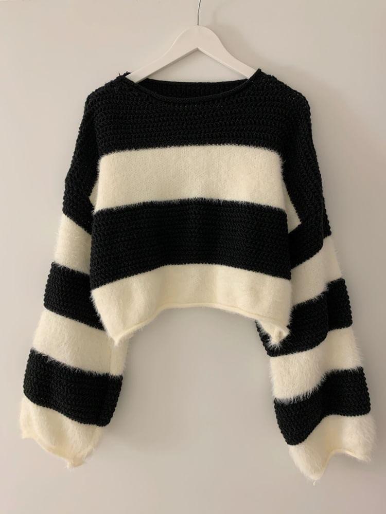 Round Neck Striped Cropped Sweater Product Image