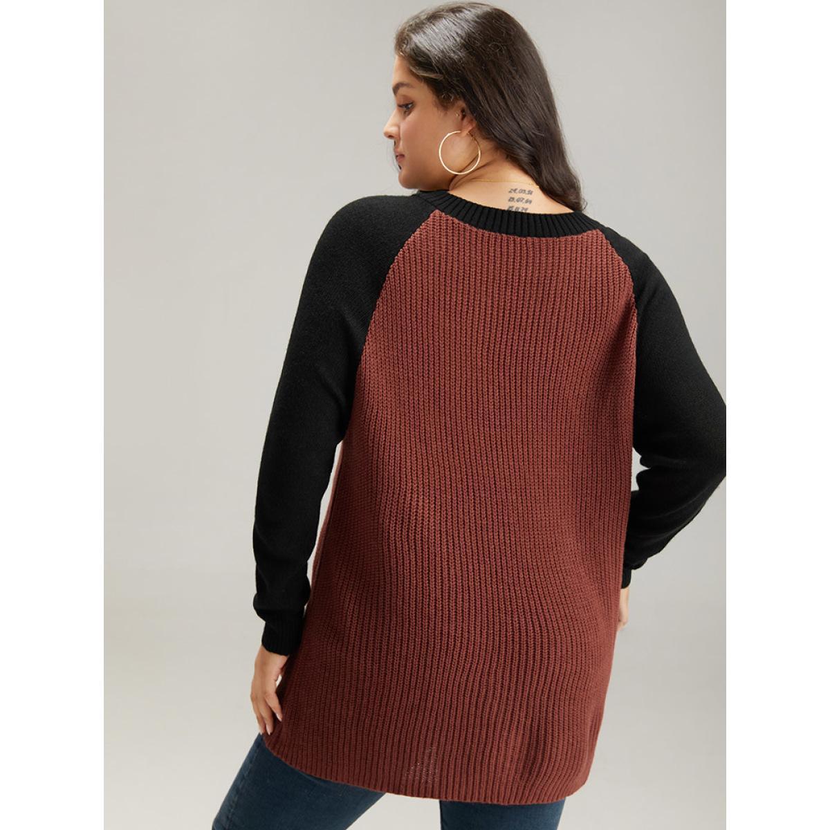 Plus Size Contrast Raglan Sleeve Plisse Pullover Rust Women Casual Loose Long Sleeve V-neck Dailywear Pullovers BloomChic 30/6X Product Image