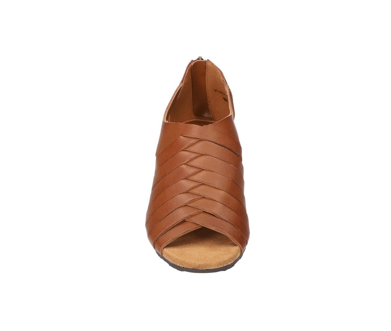 Women's Easy Street Vanni Pumps Product Image