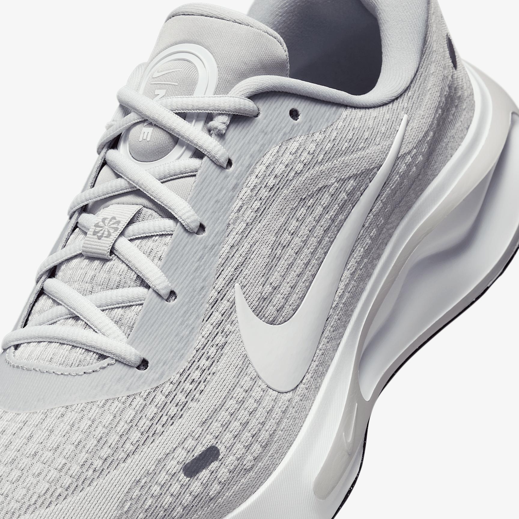 Nike Men's Journey Run Road Running Shoes Product Image