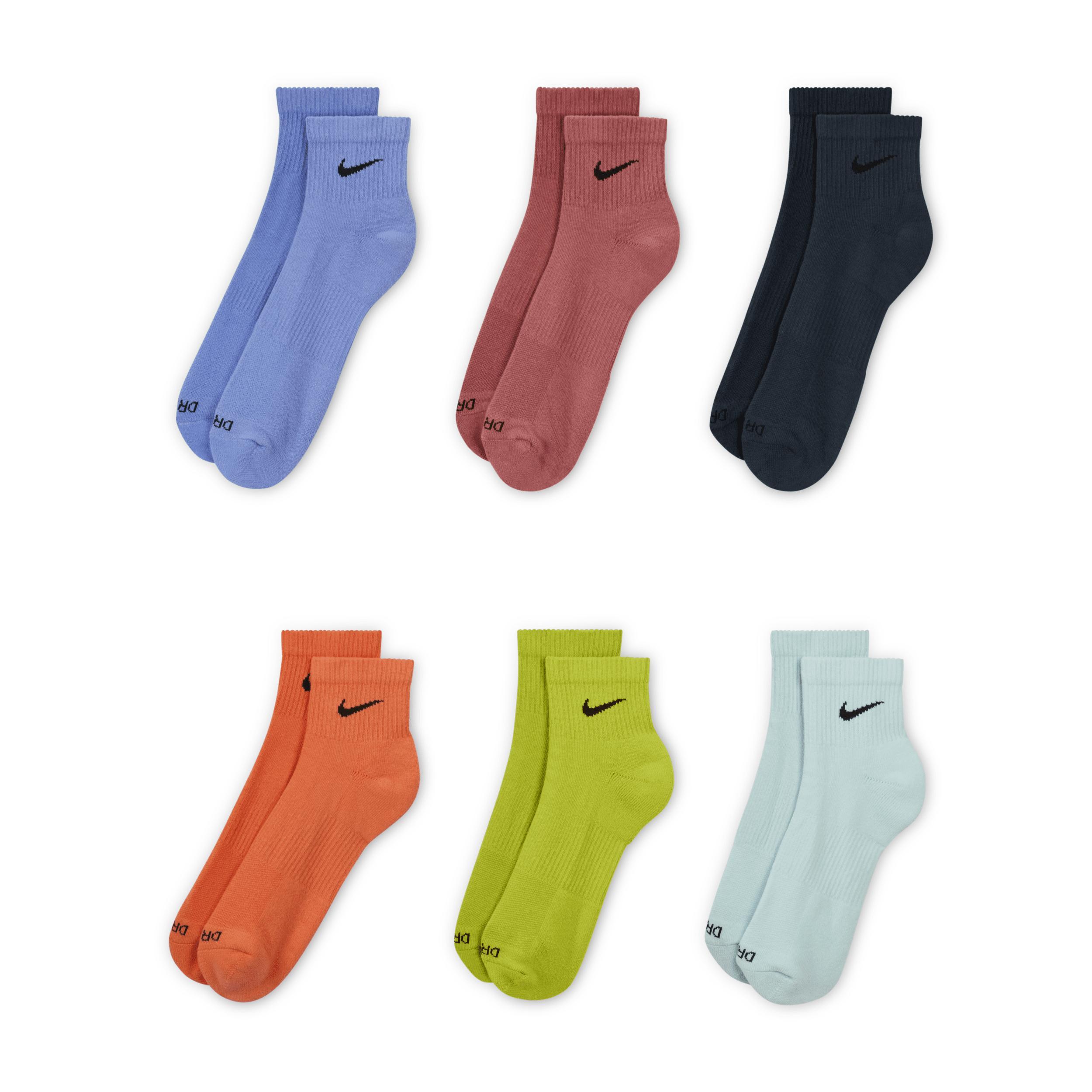 Nike Everyday Plus Cushioned Training Ankle Socks (6 Pairs) Product Image