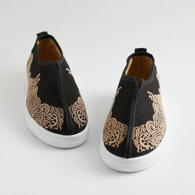 Retro Chinese Style Embroidered Slip-ons Product Image