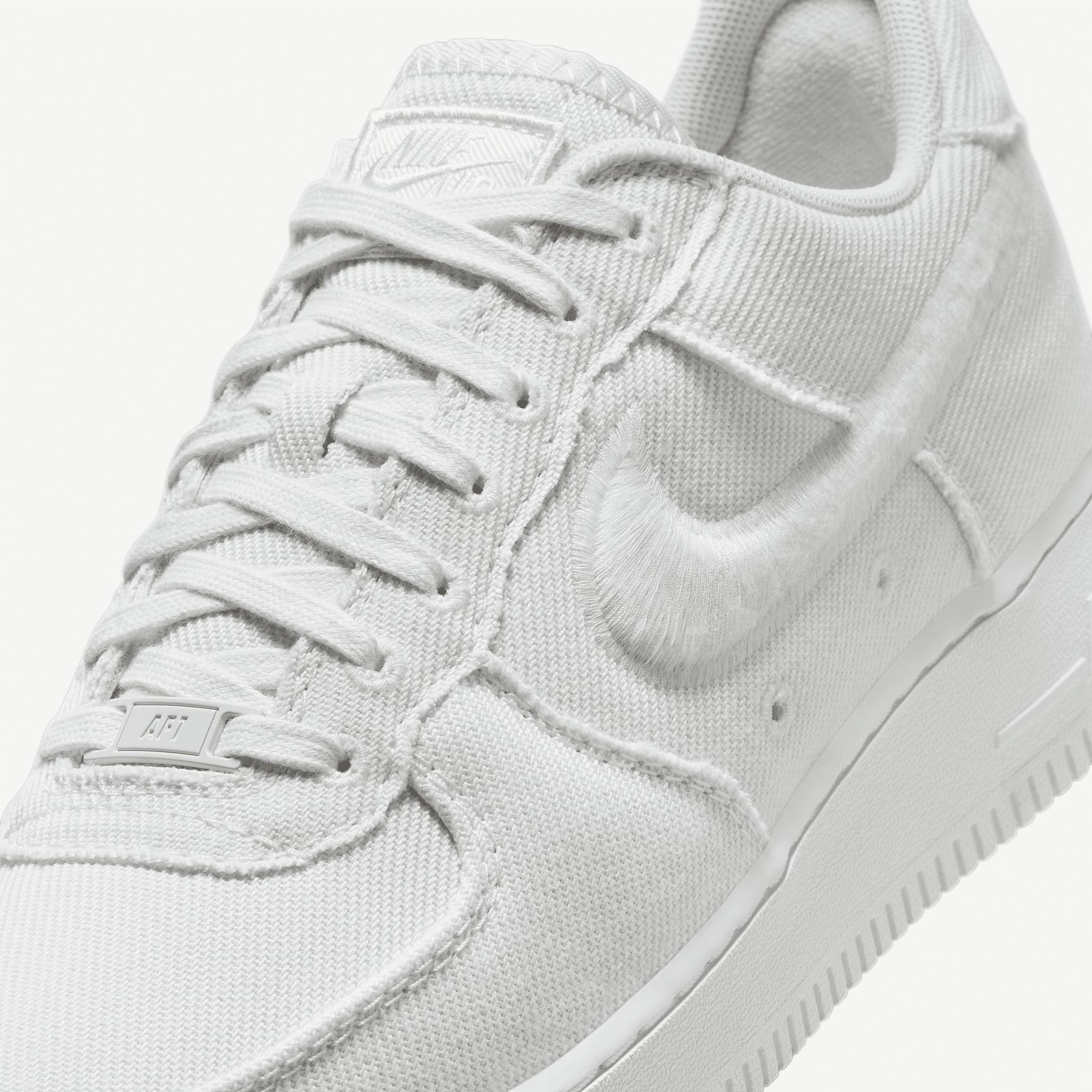 Nike Men's Air Force 1 Low Canvas Shoes Product Image