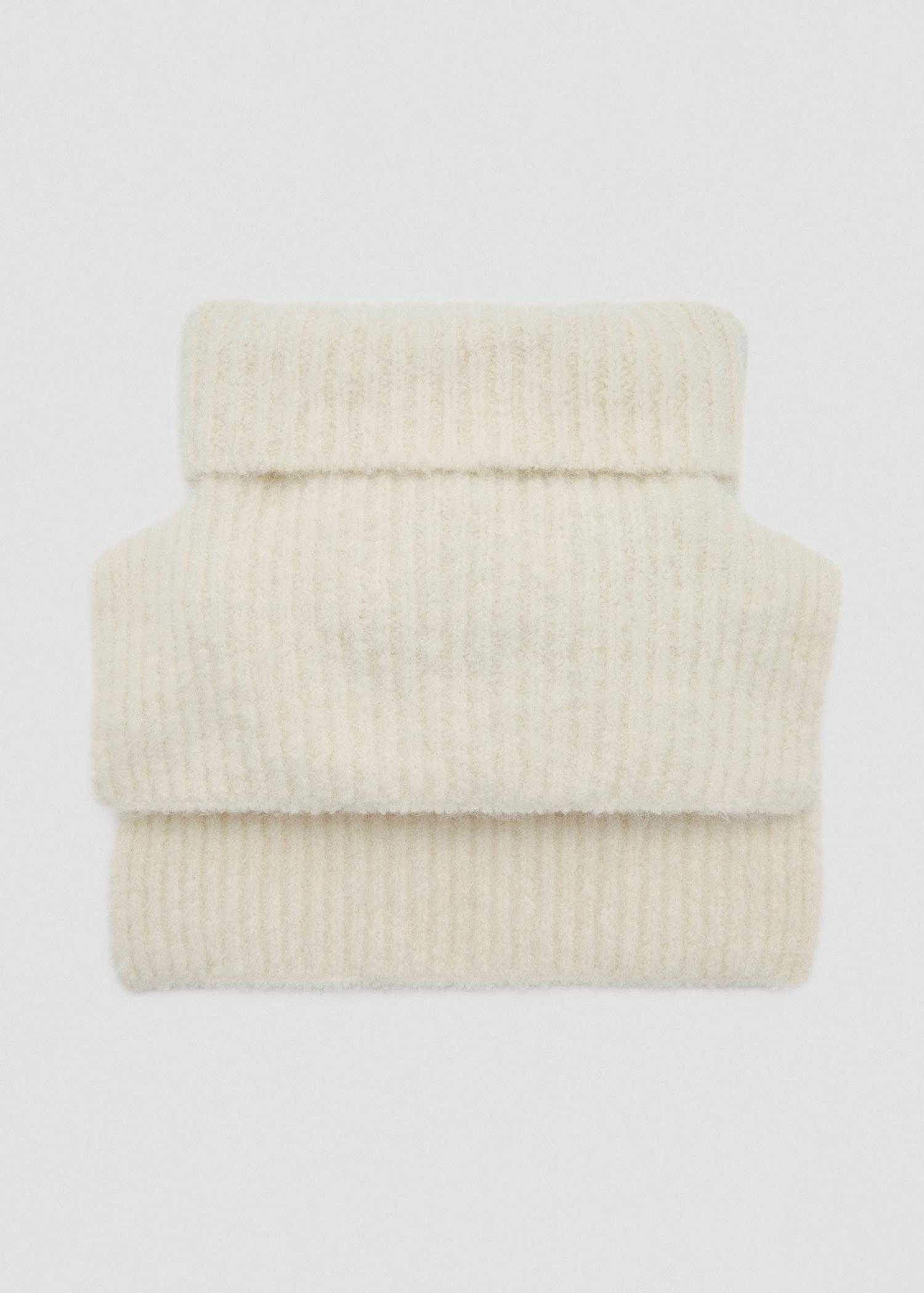 Crop turtleneck shawl - Women | MANGO USA Product Image