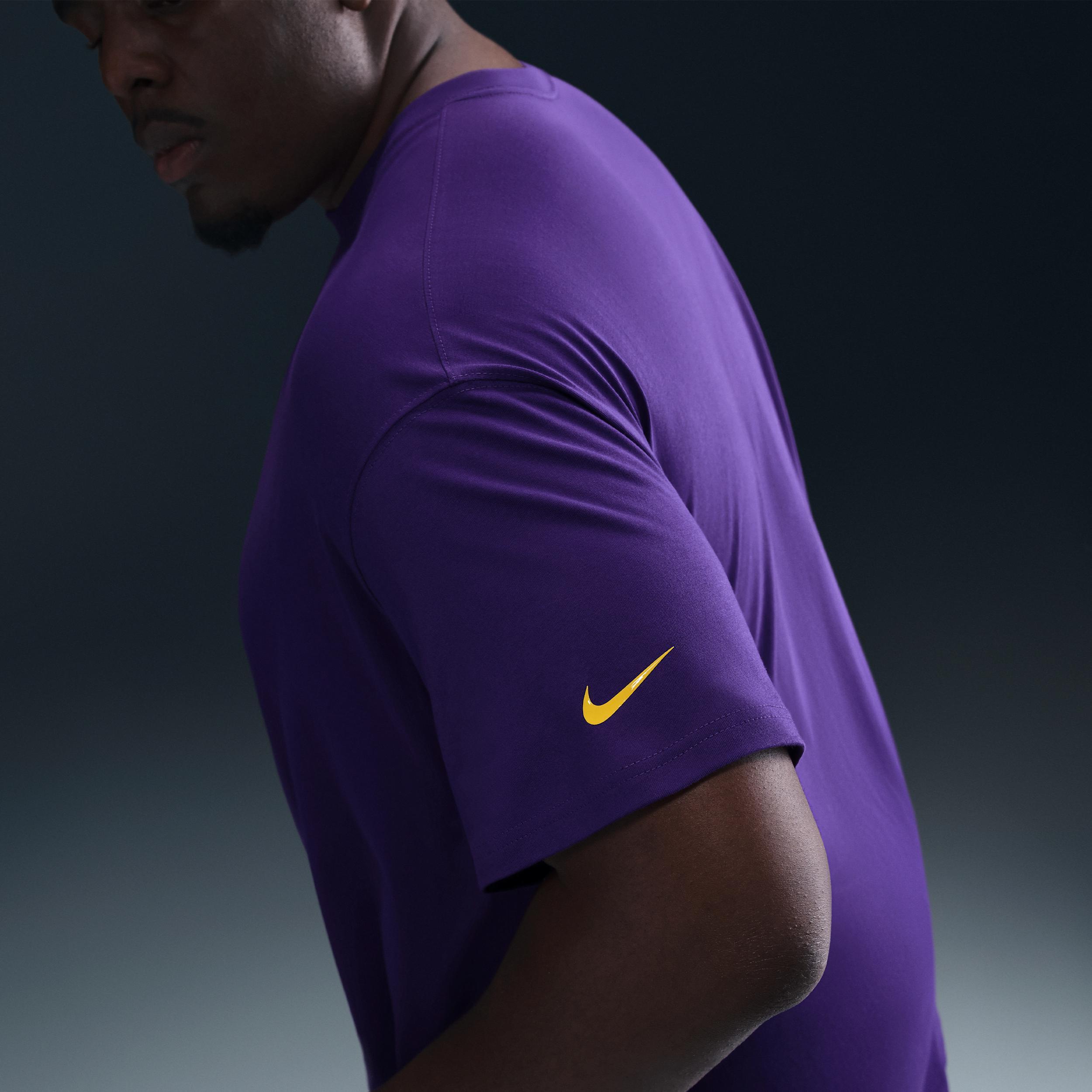 Nike Men's Kobe Basketball T-Shirt Product Image