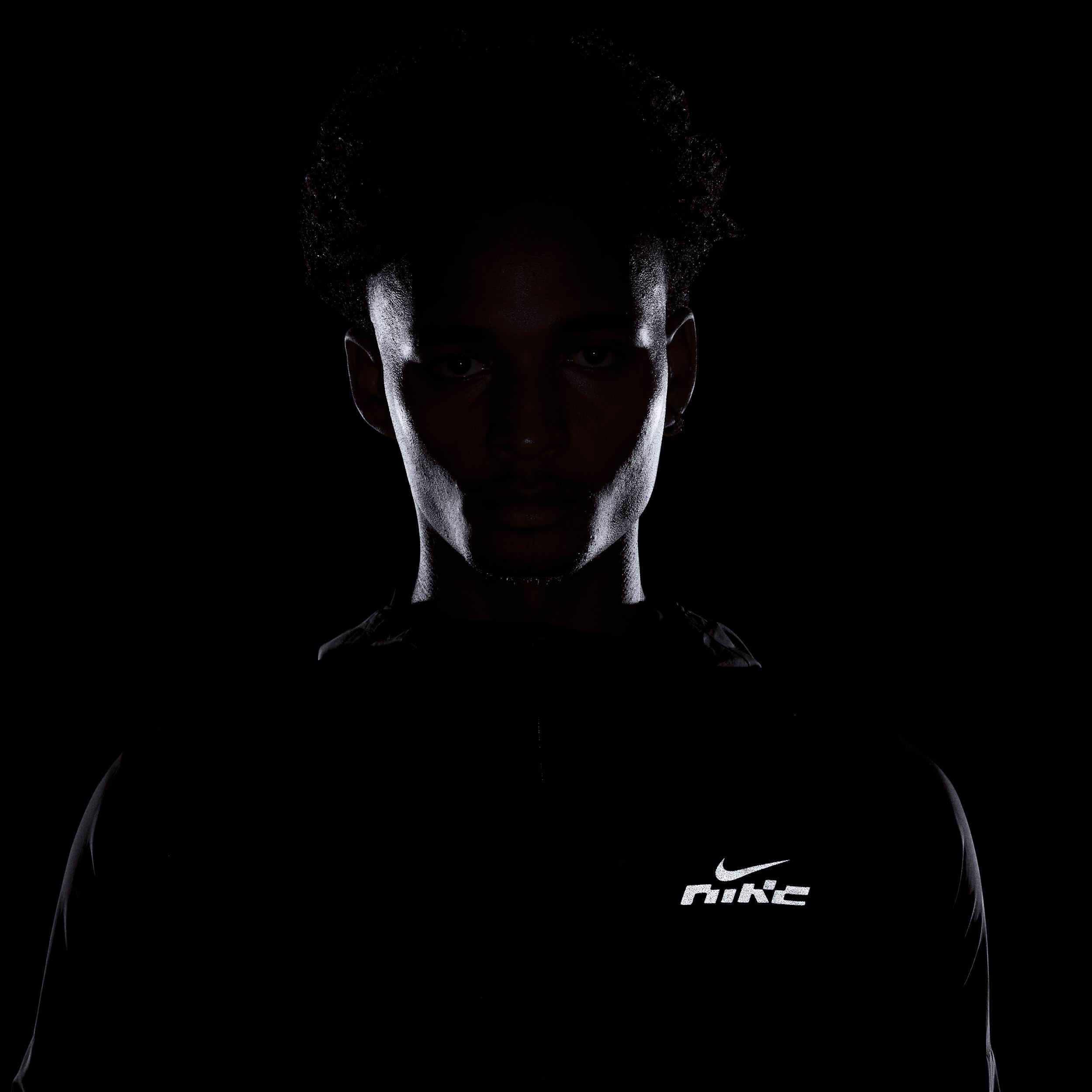 Nike Miler Flash Men's Water-Repellent Running Jacket Product Image