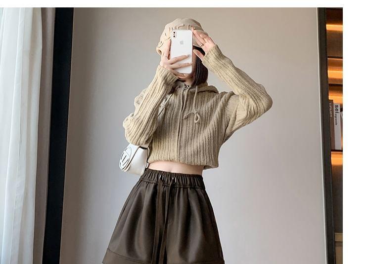 Drawstring Waist Plain Faux Leather Shorts Product Image