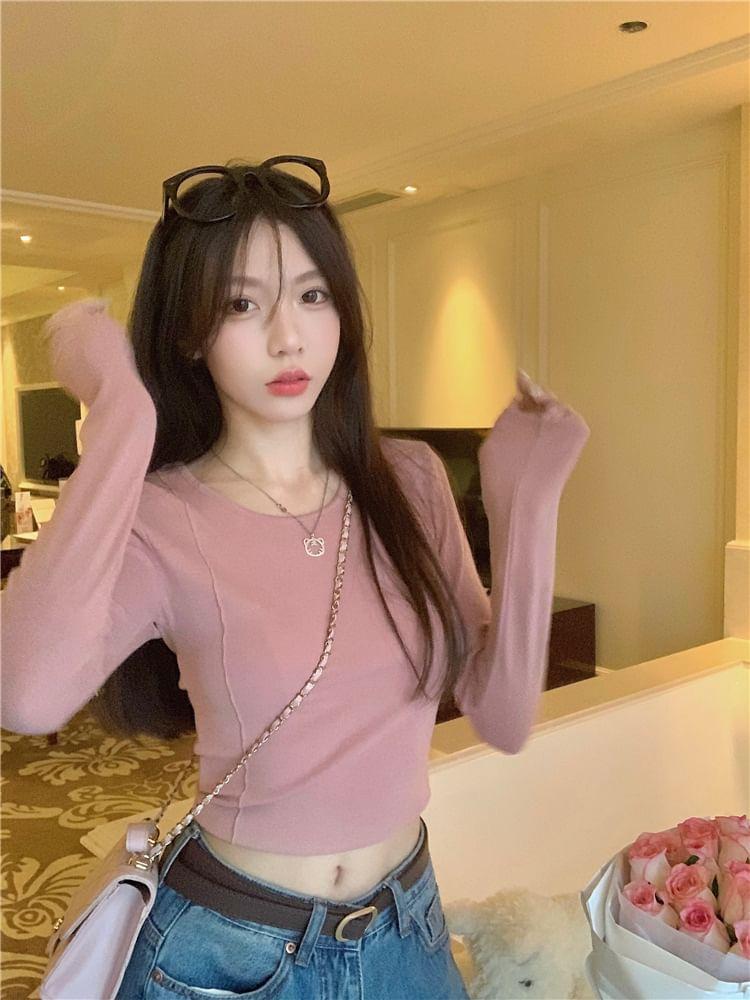 Long-Sleeve Crewneck Plain Crop T-Shirt Product Image