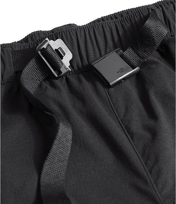 The North Face Class V Pathfinder Belted 7#double; Shorts Product Image