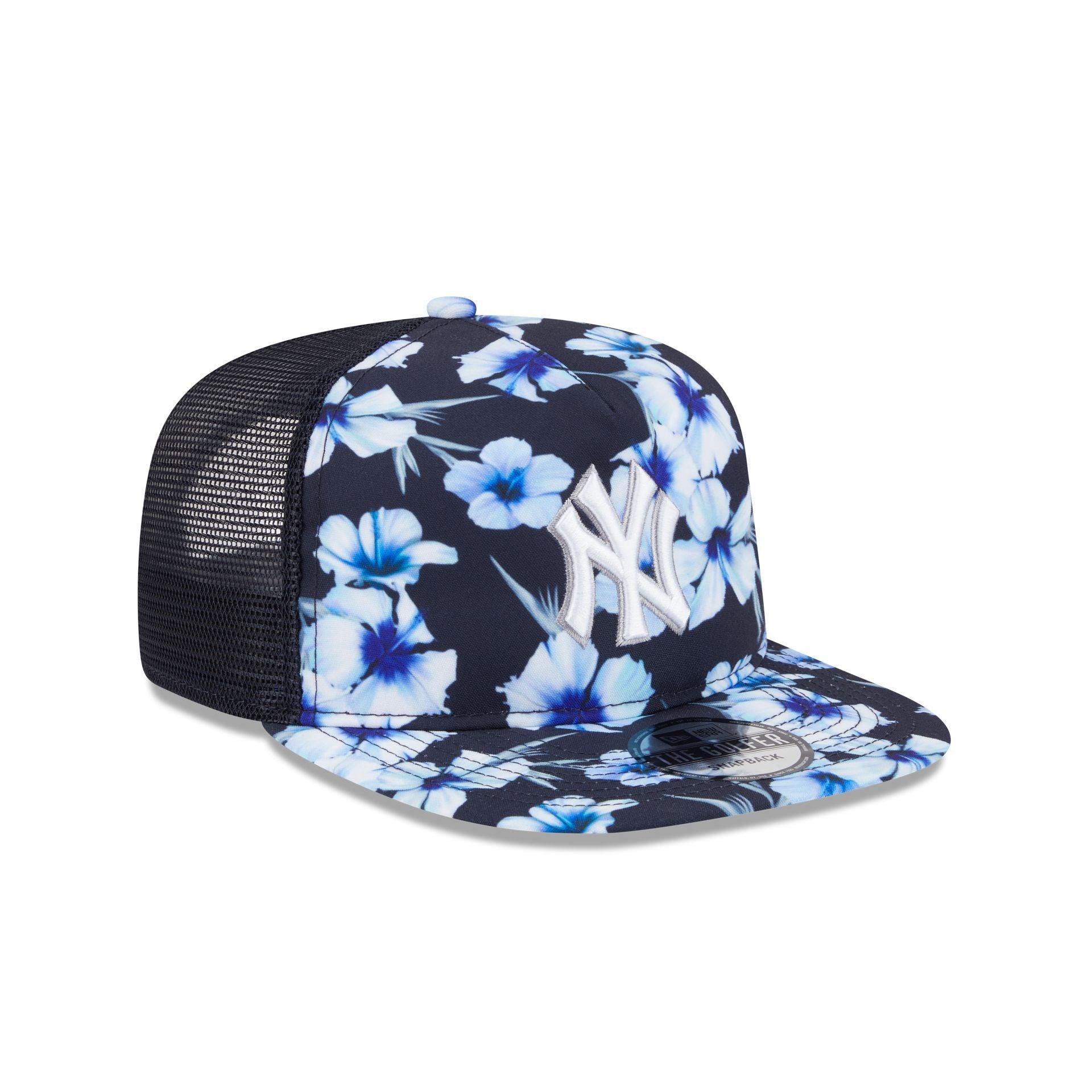 New York Yankees Pattern Golfer Trucker Hat Male Product Image
