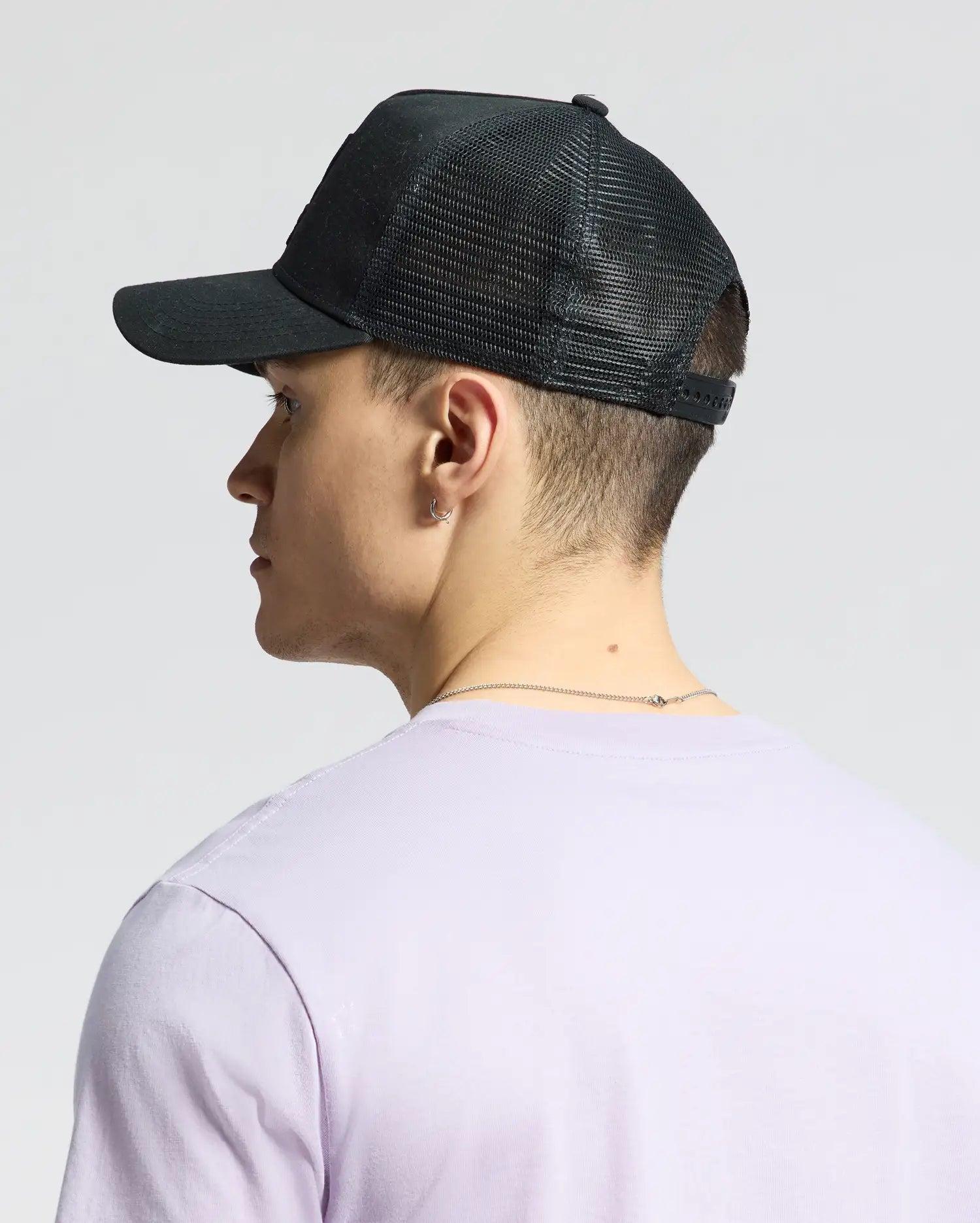 MENS WILDER TRUCKER CAP - MO1500026 Product Image