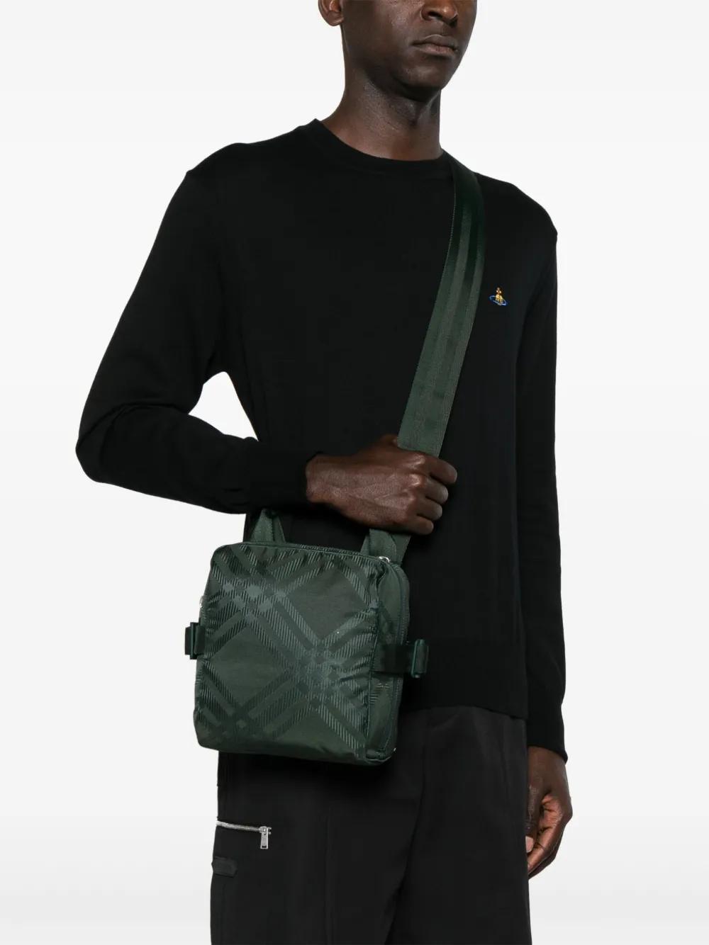 BURBERRY Vintage Check-jacquard Shoulder Bag In Grün Product Image