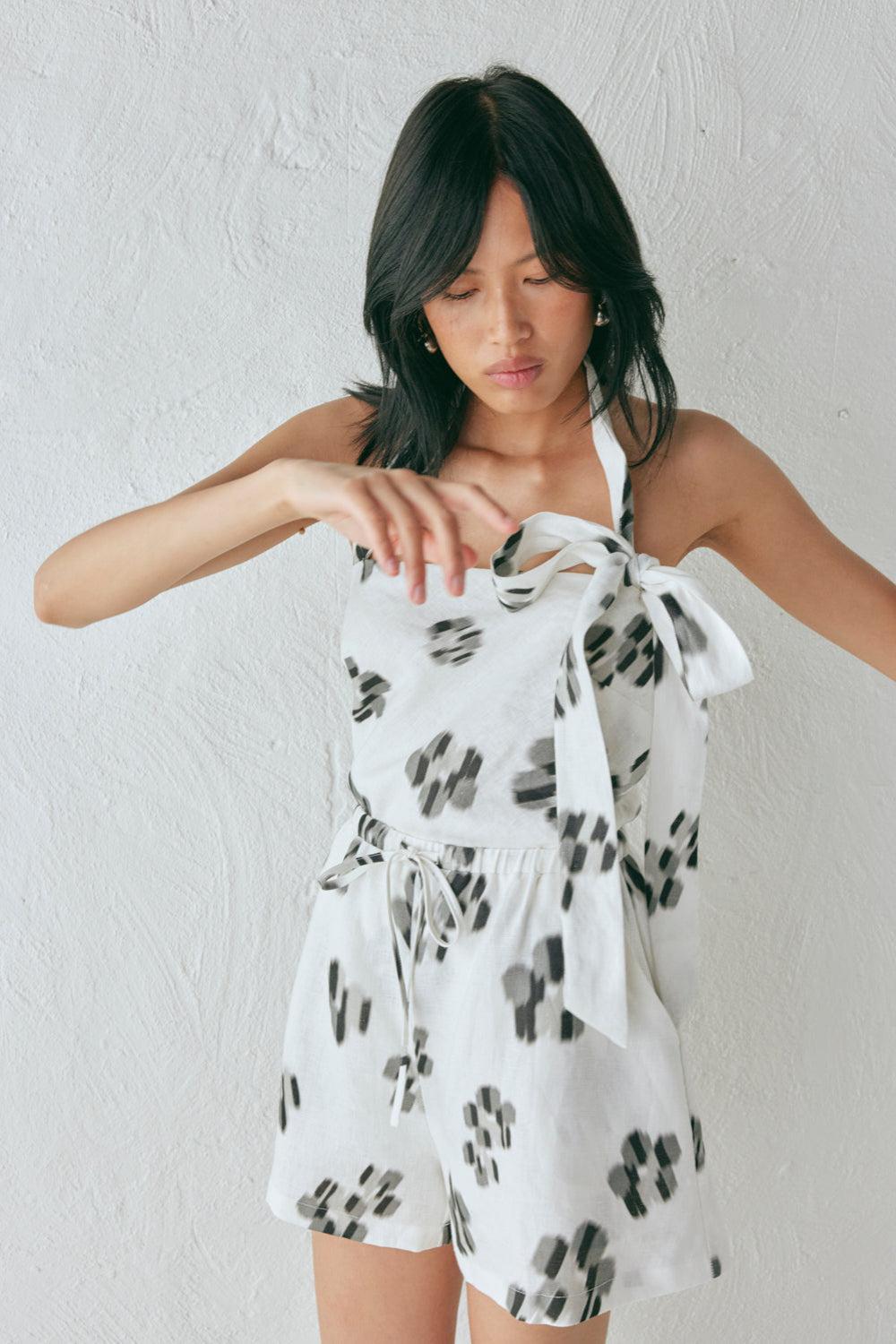 Annika Linen Shorts Flor Product Image