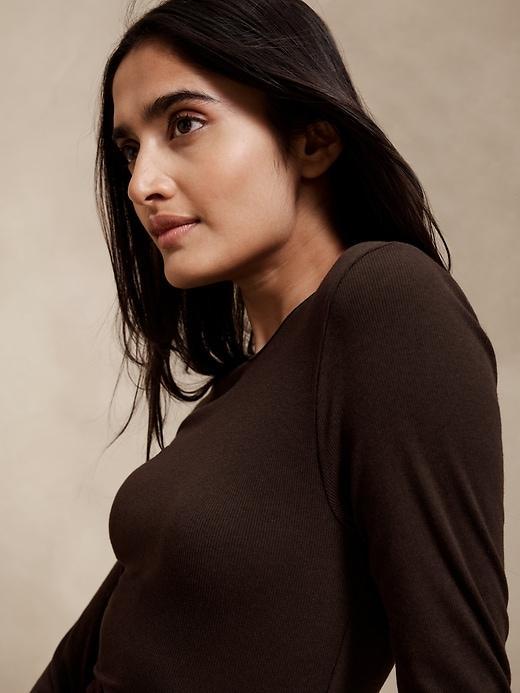 Ribbed Long-Sleeve Crew-Neck T-Shirt Product Image