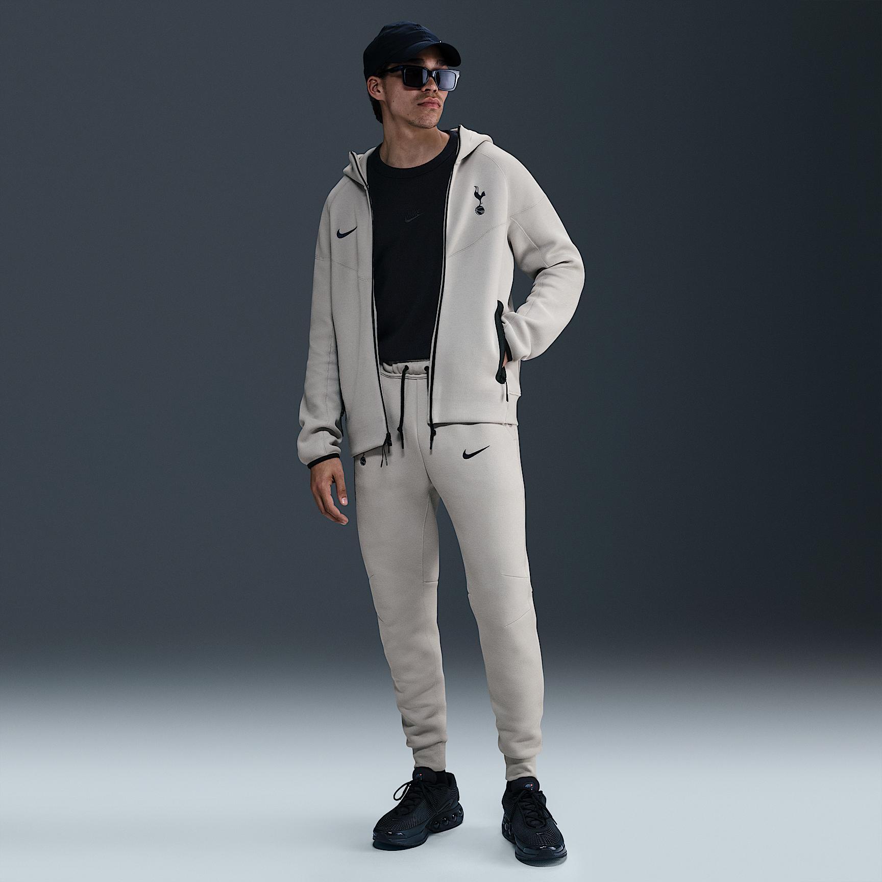 Tottenham Hotspur Tech Windrunner Nike Men's Soccer Fleece Full-Zip Hoodie Product Image