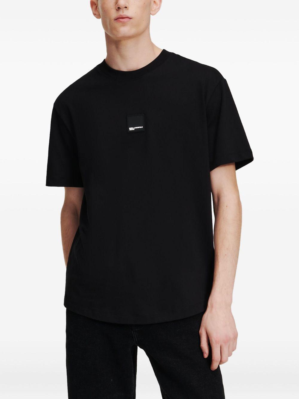 curved-hem T-shirt Product Image