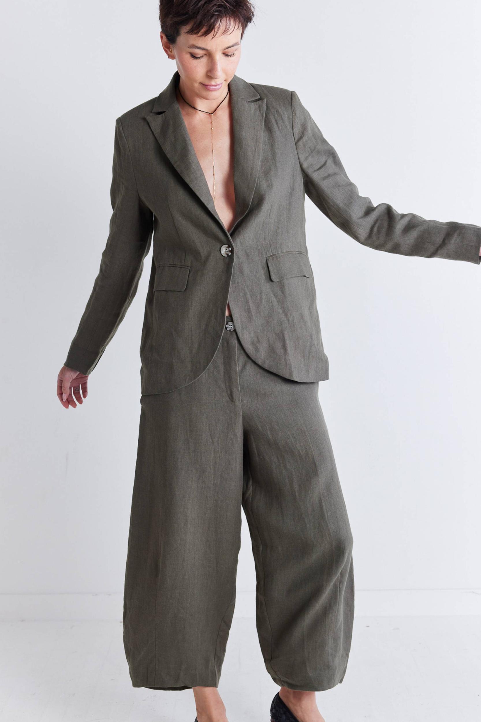 The Linen Classic Blazer That Upgrades You Product Image