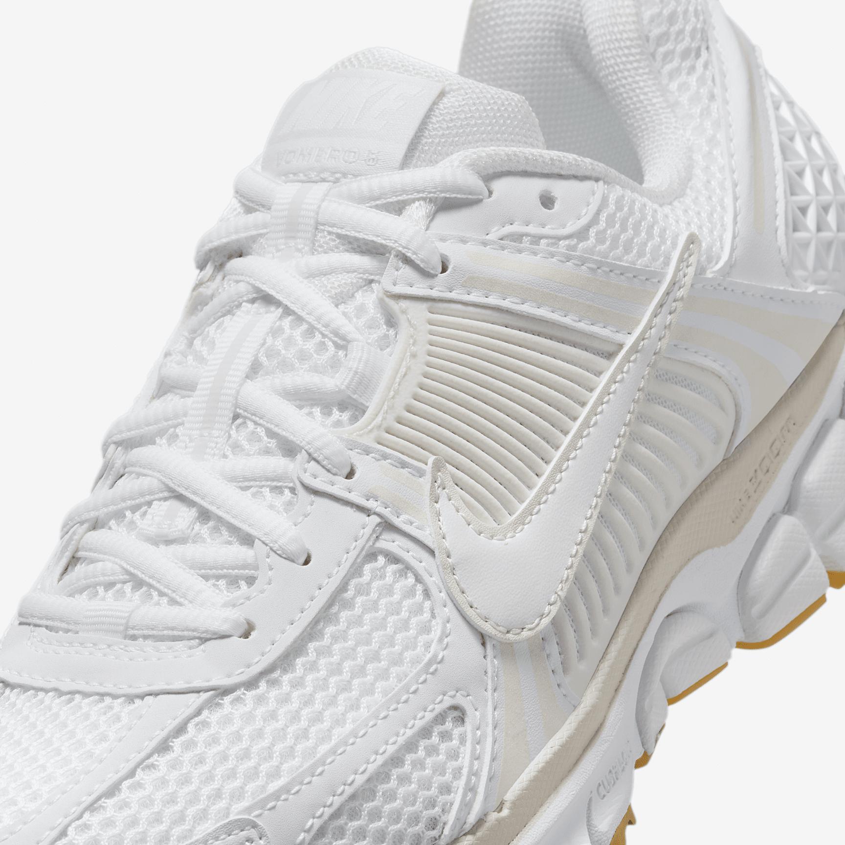 Nike Women's Zoom Vomero 5 Shoes Product Image