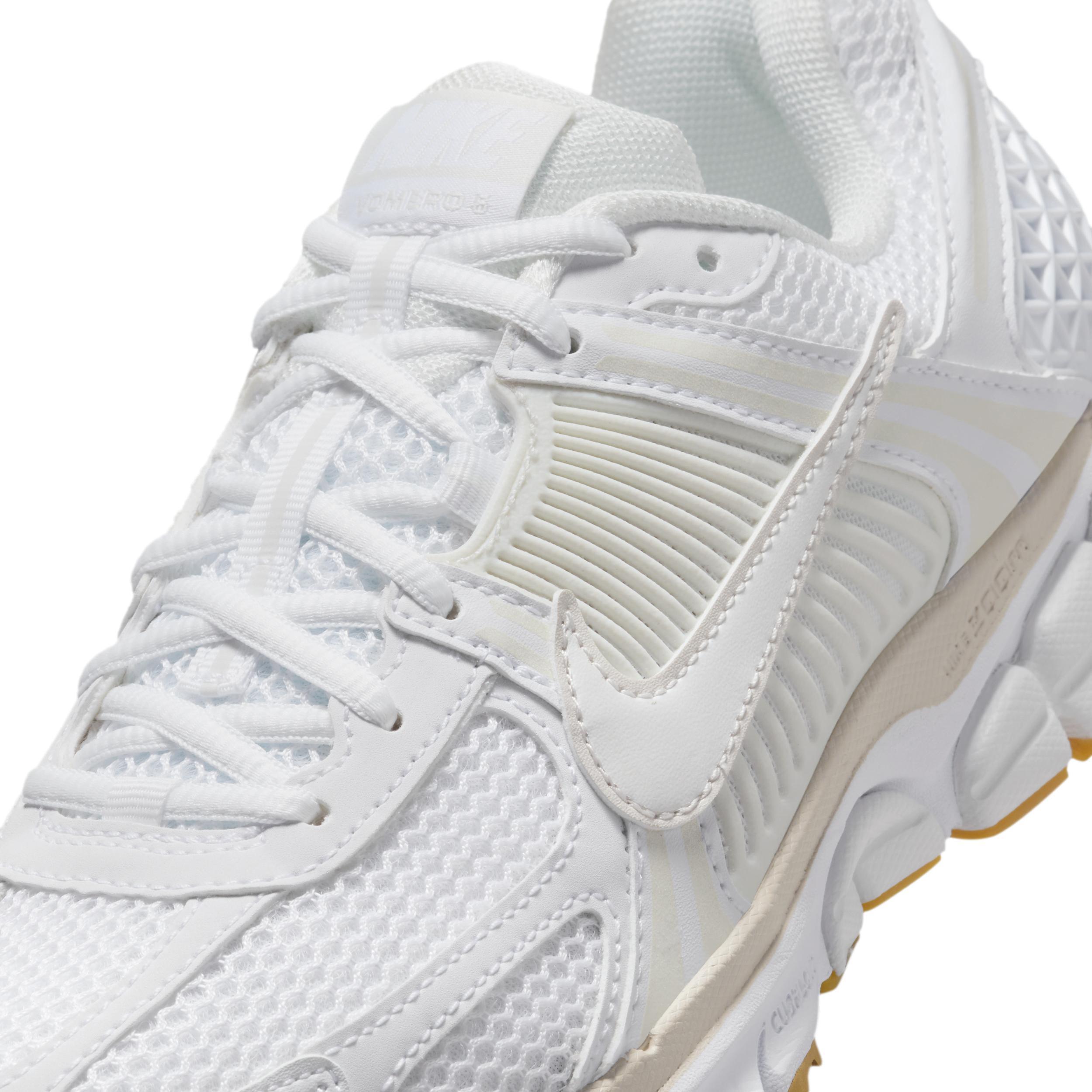 Nike Women's Zoom Vomero 5 Shoes Product Image