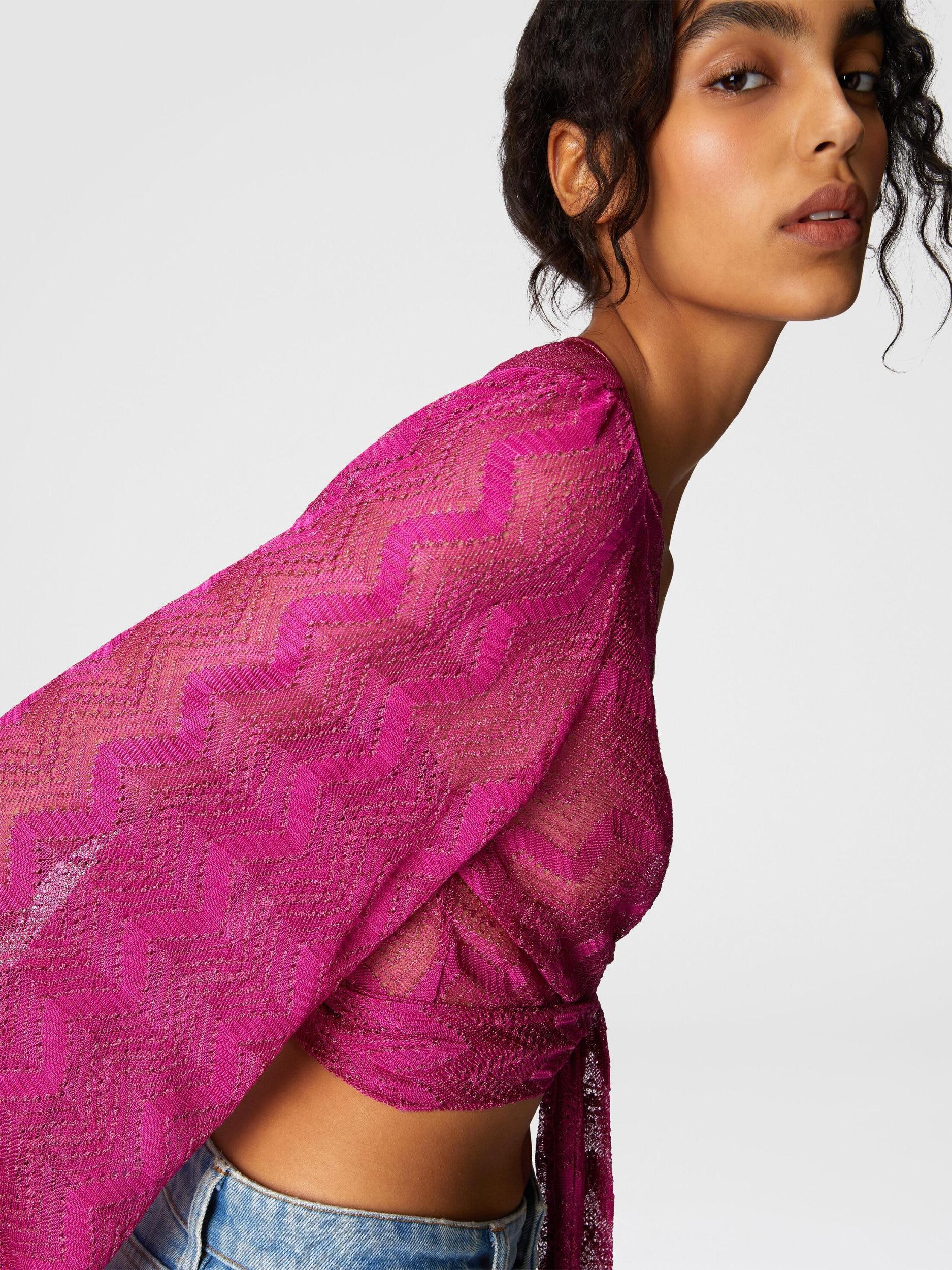 Crop top with wide sleeves and front knot in zig zag lamé viscose Product Image