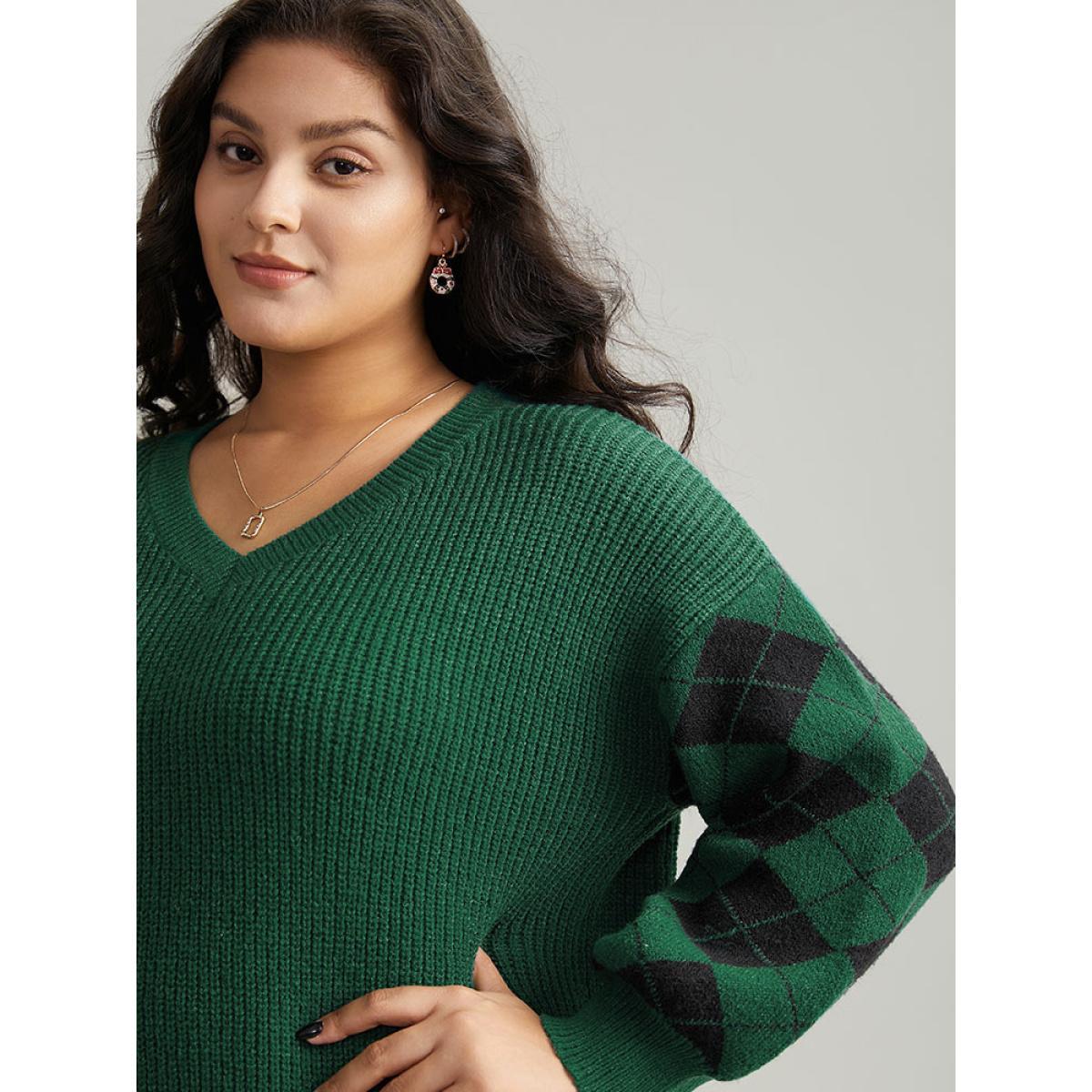 Plus Size Anti-Pilling Plaid Contrast V Neck Elastic Cuffs Pullover DarkGreen Women Casual Loose Long Sleeve V-neck Festival-Christmas Pullovers BloomChic 10/M Product Image