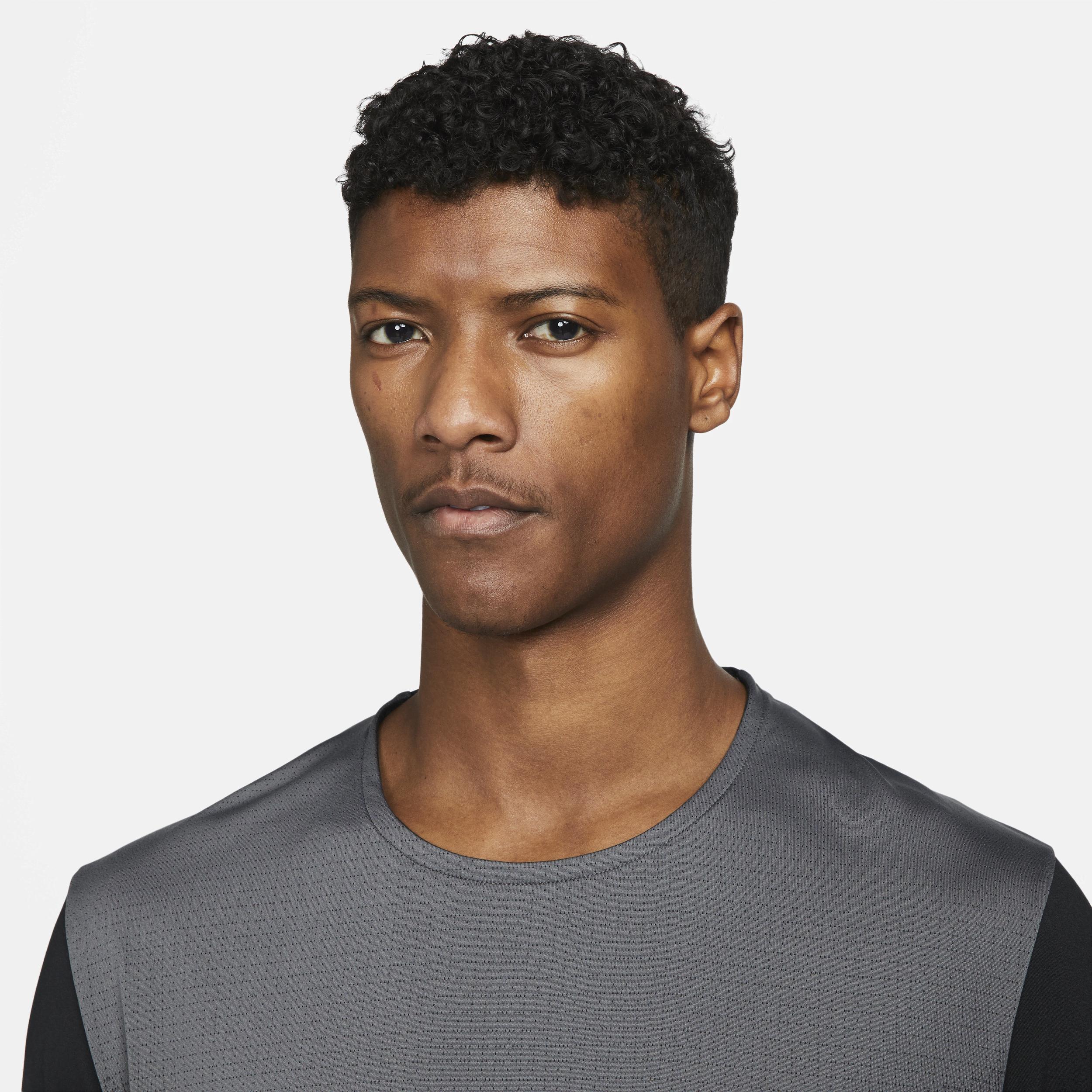 Nike Dri-FIT Rise 365 Men's Short-Sleeve Trail Running Top Product Image