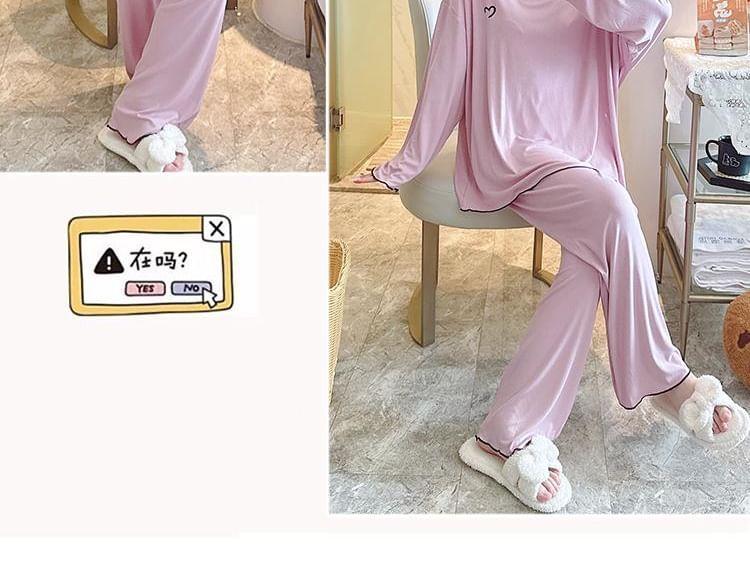 Pajama Set: Long-Sleeve Crew Neck Heart Print Padded T-Shirt + Pants Product Image
