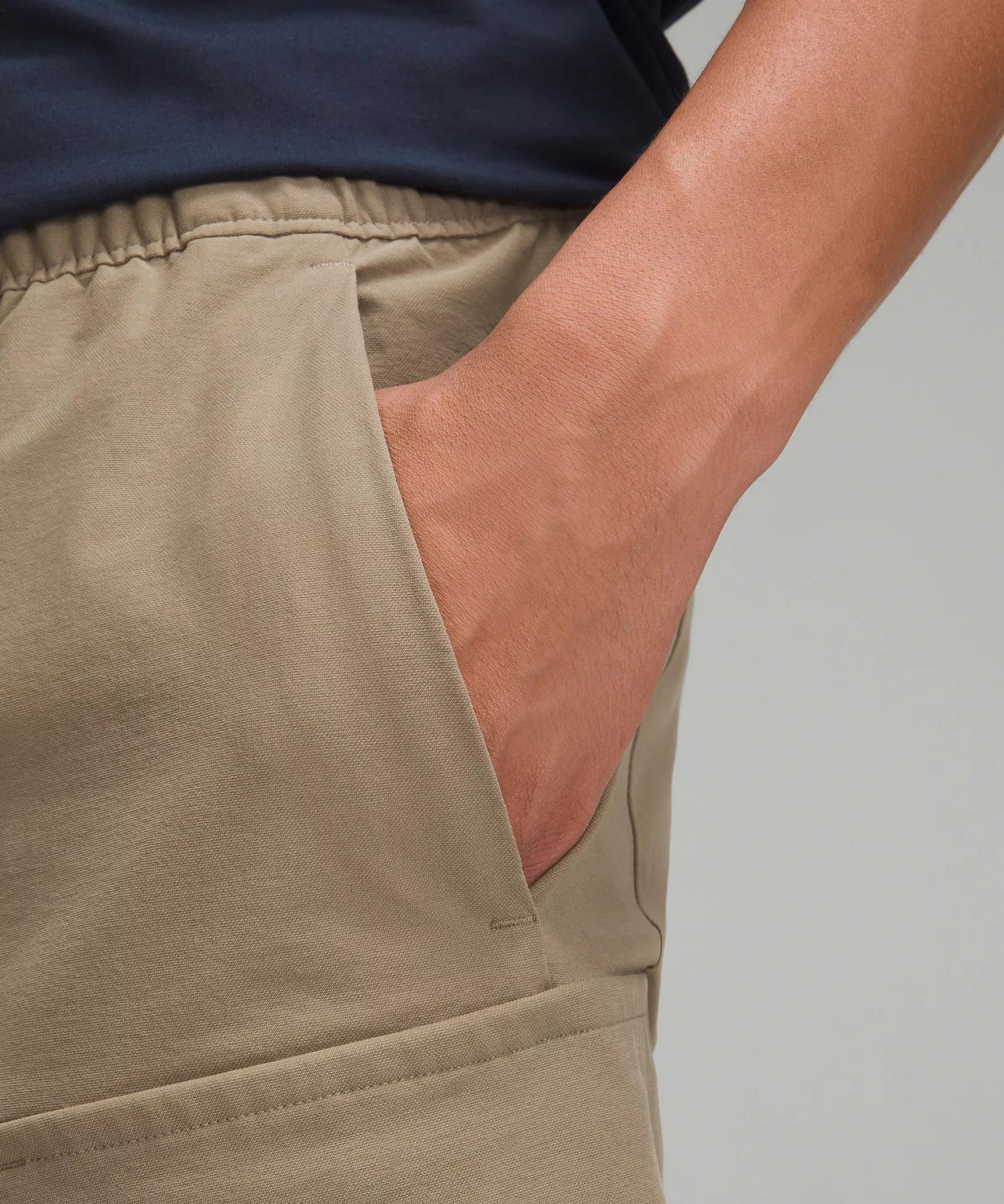 Stretch Cotton VersaTwill Relaxed-Fit Cargo Pant Product Image