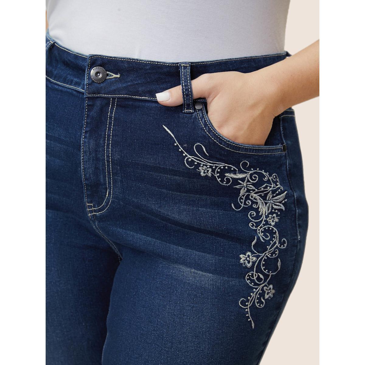 Plus Size Medium Wash Floral Embroidered Denim Shorts Women DarkBlue Embroidered High stretch Everyday Slanted pocket Elegant Denim Shorts BloomChic 18/2X Product Image