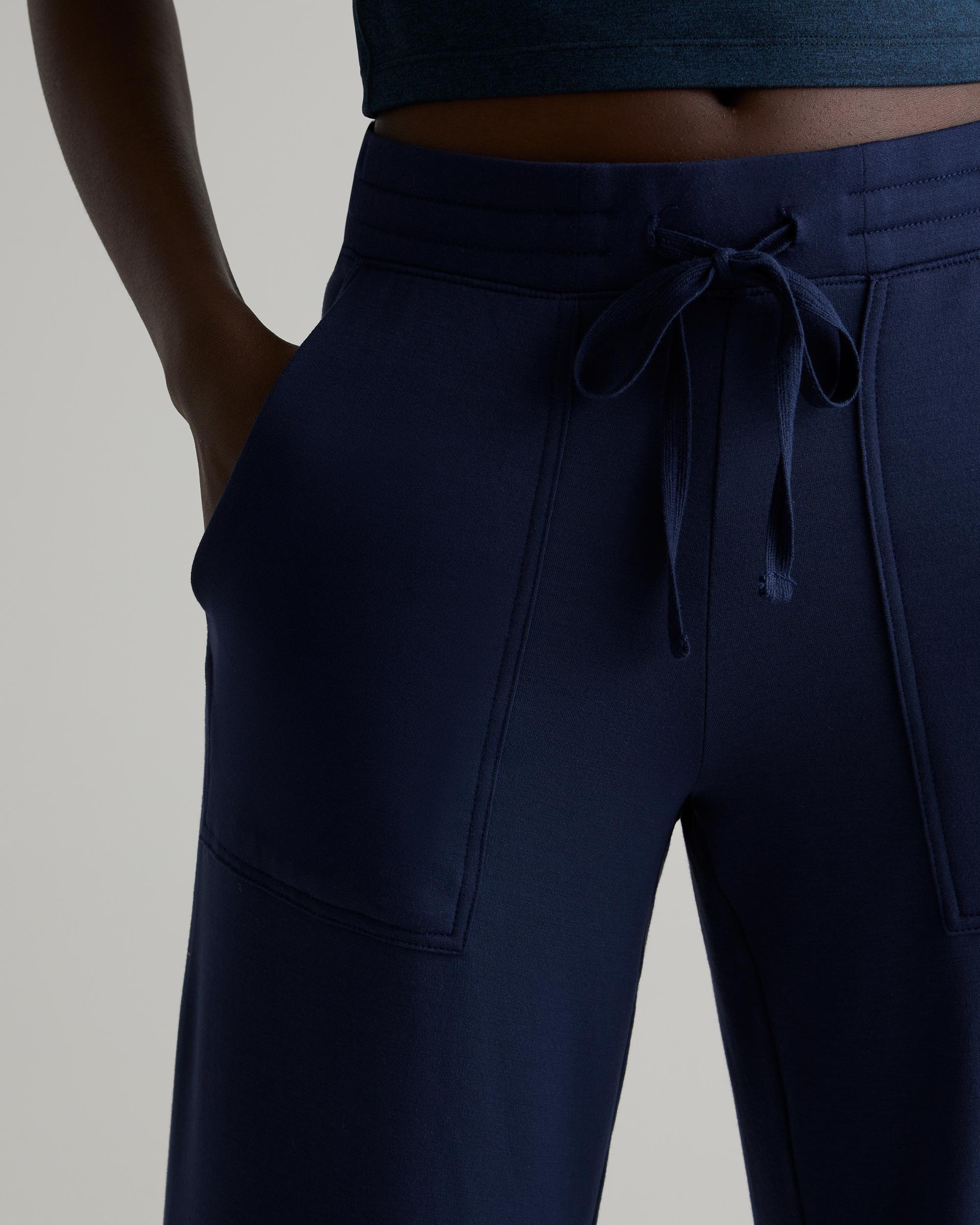 Quince | Women's Wide Leg Fleece SweatPants Supersoft Fleece Lounge Pants Capri, Size XS, Lenzing Modal Product Image